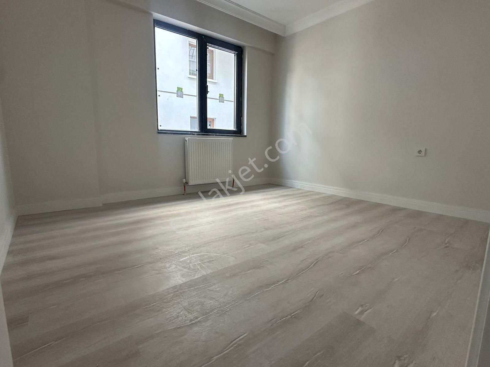 Kuttaş Emlak'tan 0 Binada Katta 1+1 Ön 50m2 Metro Yakını Kiralık - Görsel 22