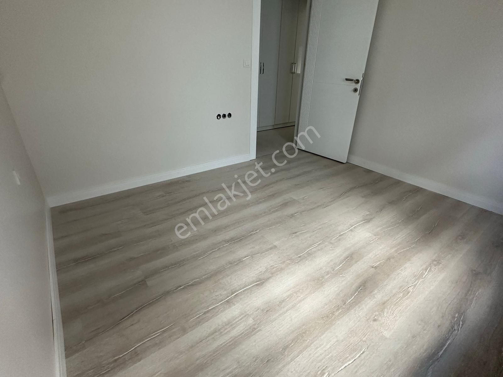 Kuttaş Emlak'tan 0 Binada Katta 1+1 Ön 50m2 Metro Yakını Kiralık - Görsel 17