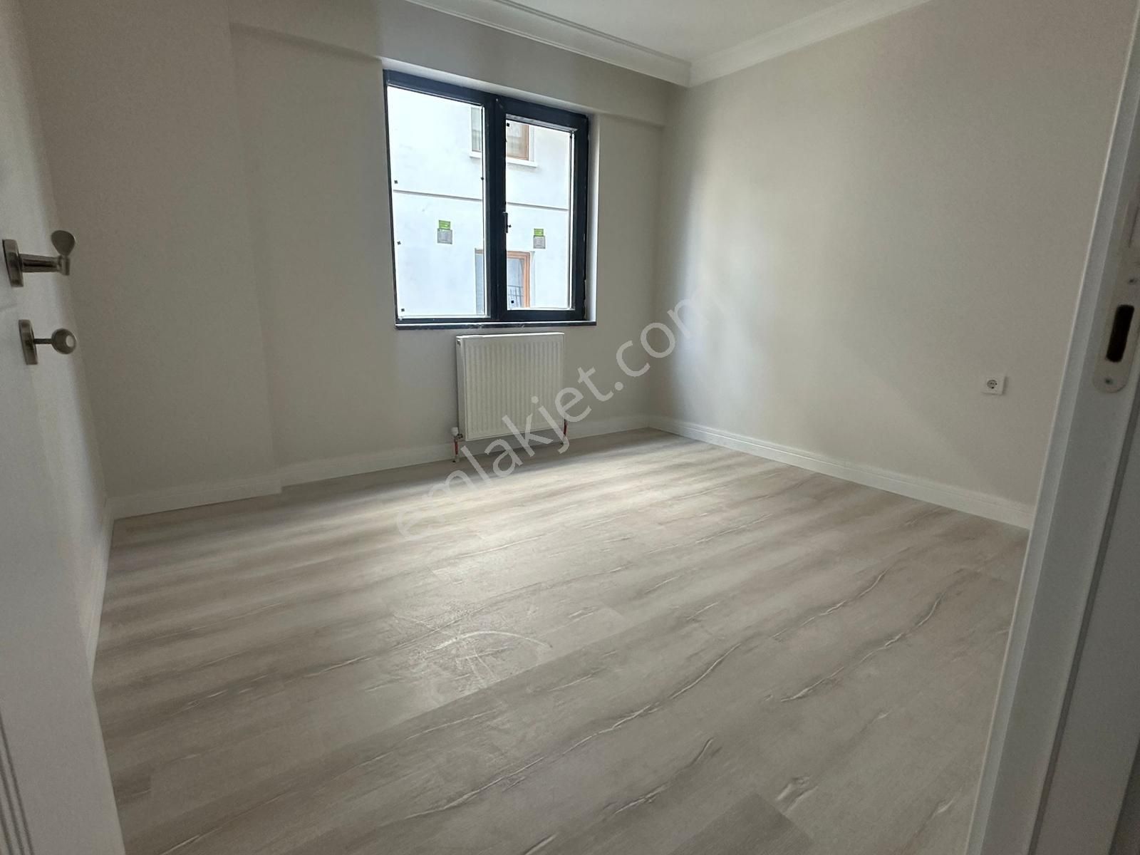 Kuttaş Emlak'tan 0 Binada Katta 1+1 Ön 50m2 Metro Yakını Kiralık - Görsel 8