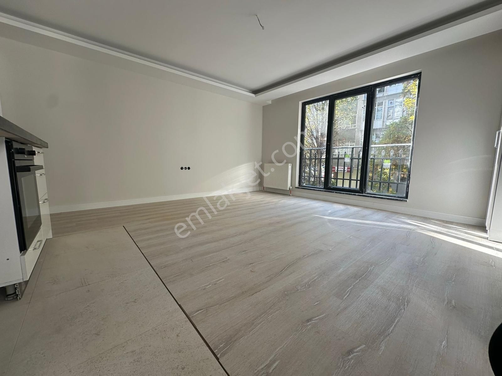 Kuttaş Emlak'tan 0 Binada Katta 1+1 Ön 50m2 Metro Yakını Kiralık - Görsel 4