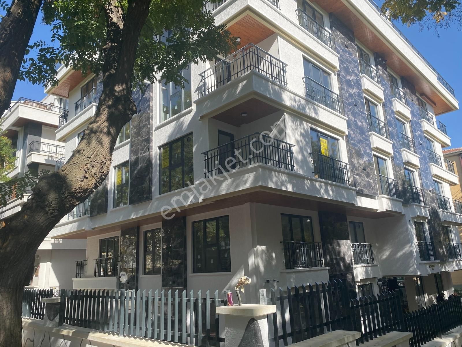 Kuttaş Emlak'tan 0 Binada Katta 1+1 Ön 50m2 Metro Yakını Kiralık - Görsel 28