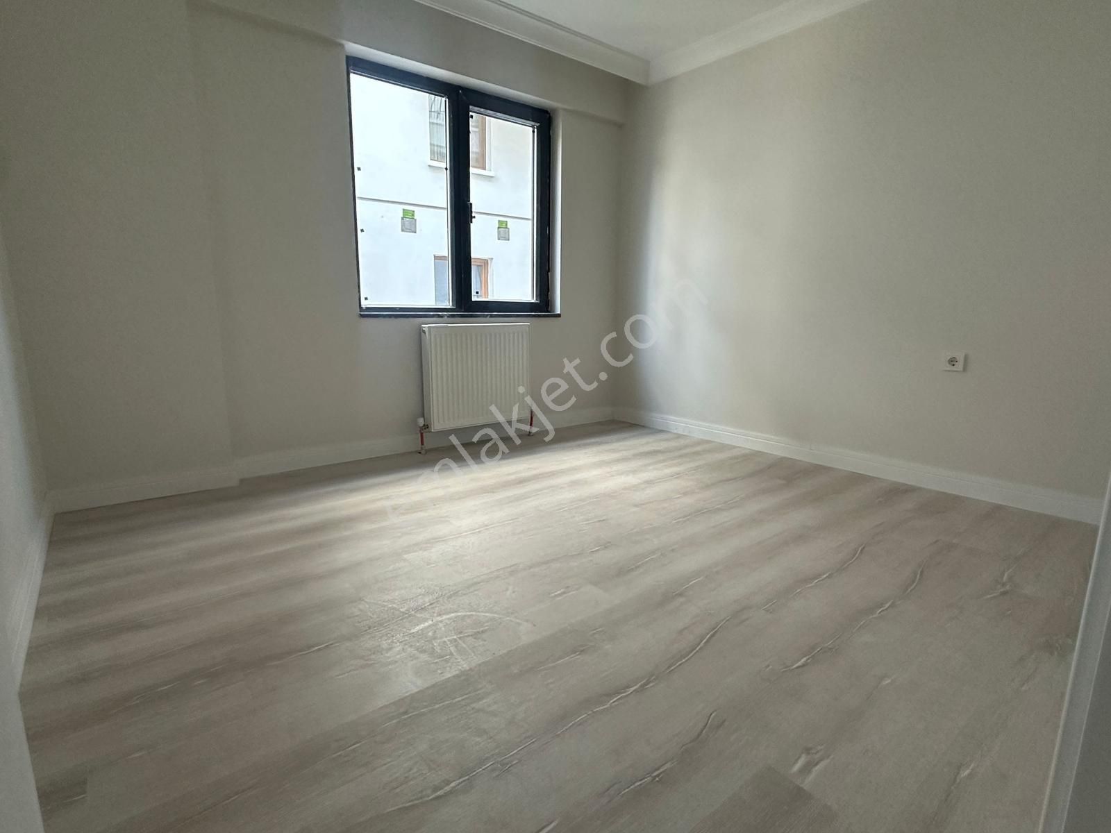 Kuttaş Emlak'tan 0 Binada Katta 1+1 Ön 50m2 Metro Yakını Kiralık - Görsel 5