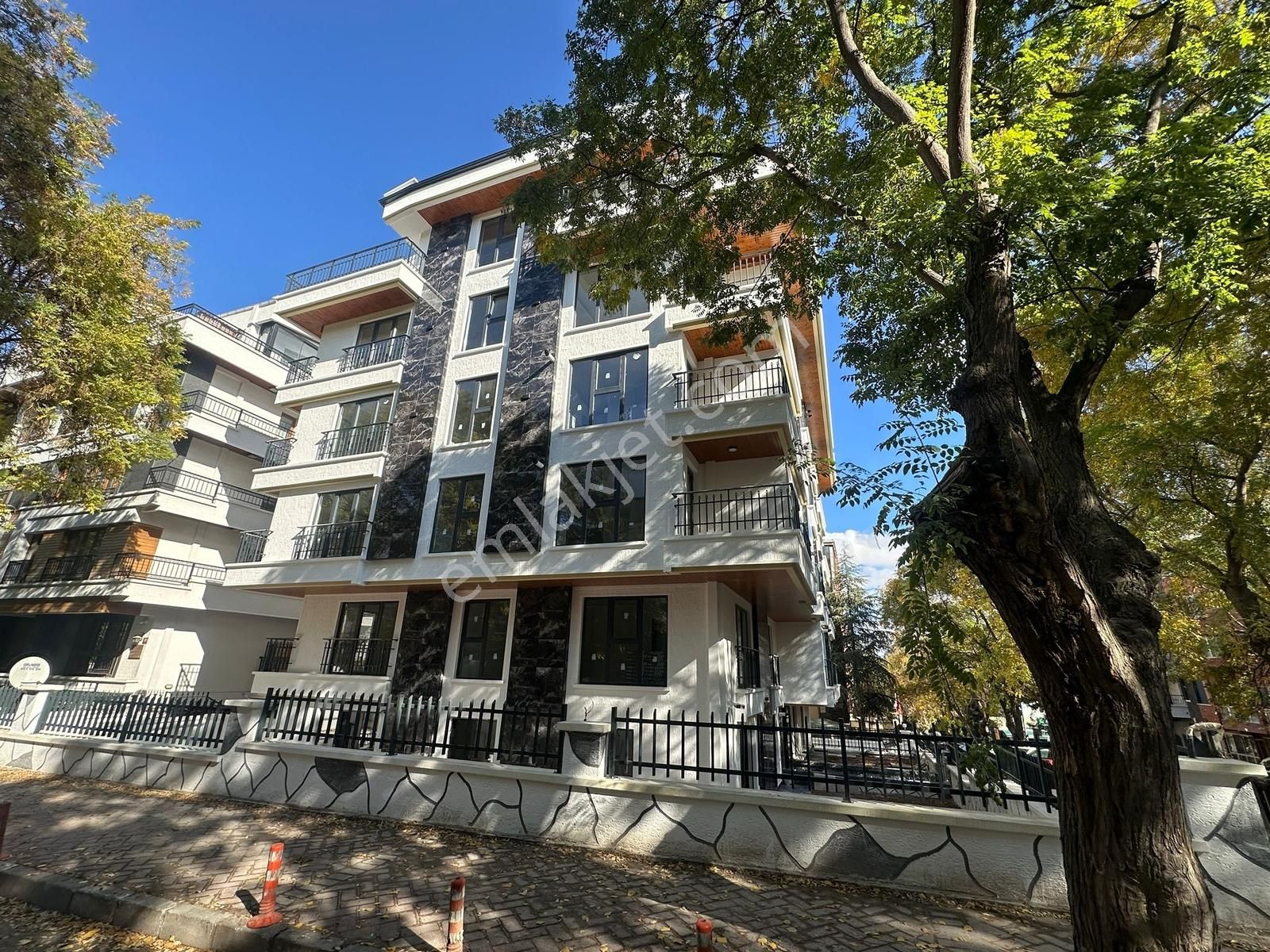 Kuttaş Emlak'tan 0 Binada Katta 1+1 Ön 50m2 Metro Yakını Kiralık - Görsel 10