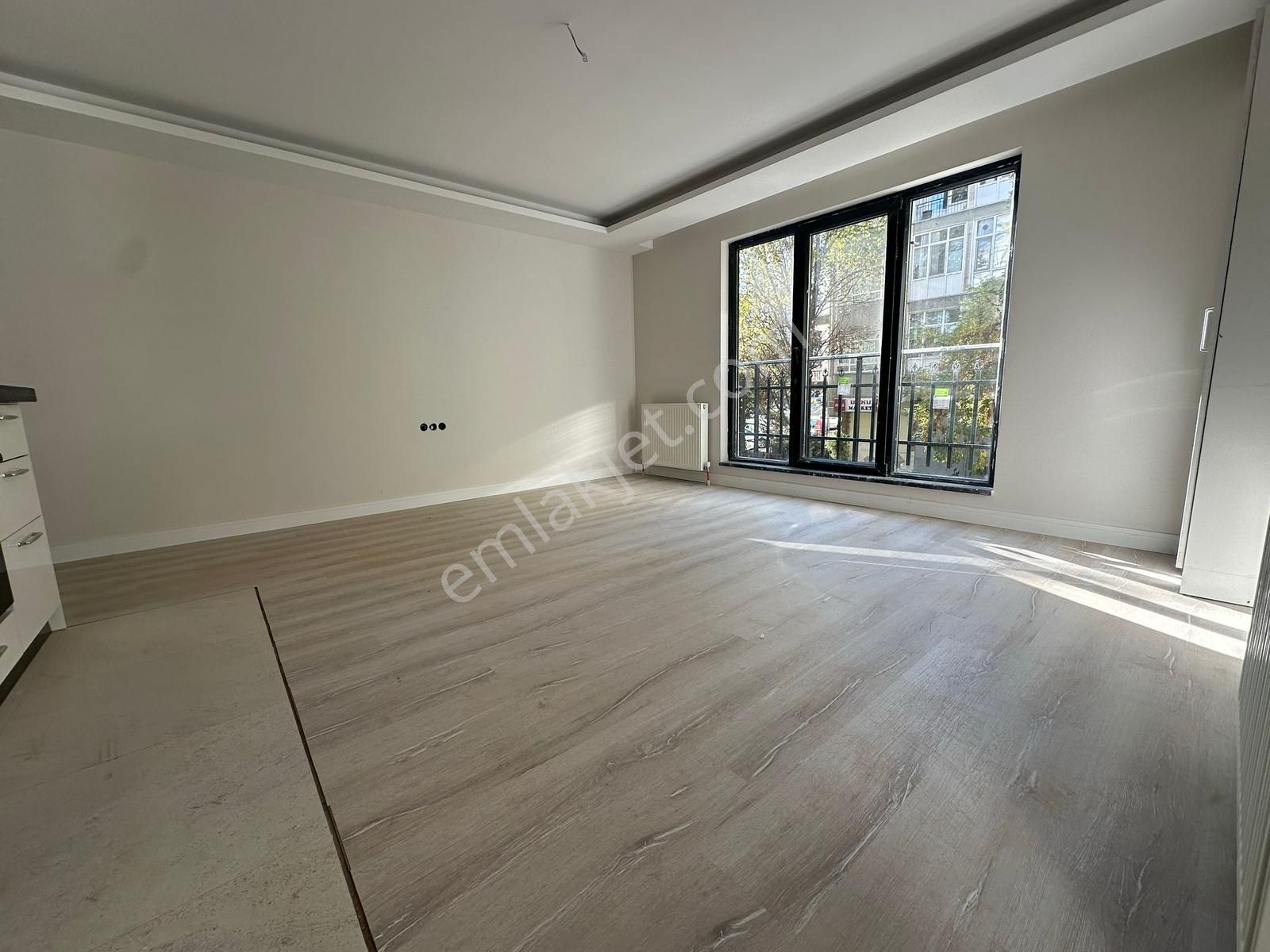 Kuttaş Emlak'tan 0 Binada Katta 1+1 Ön 50m2 Metro Yakını Kiralık - Görsel 16