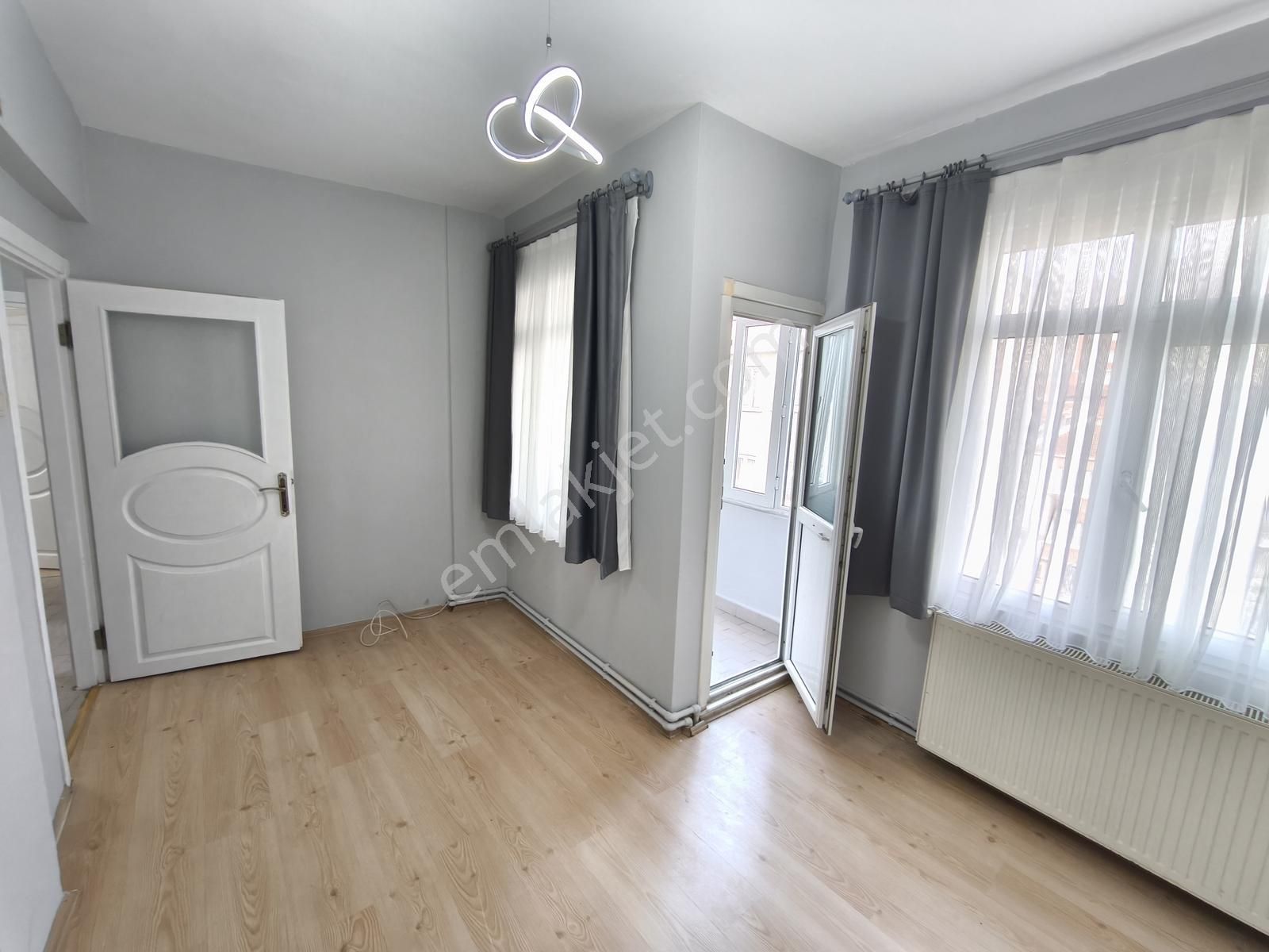 G.o.paşa Merkez De Tadilatı Yapılmış 2+1 75 M² 3.kat Daire