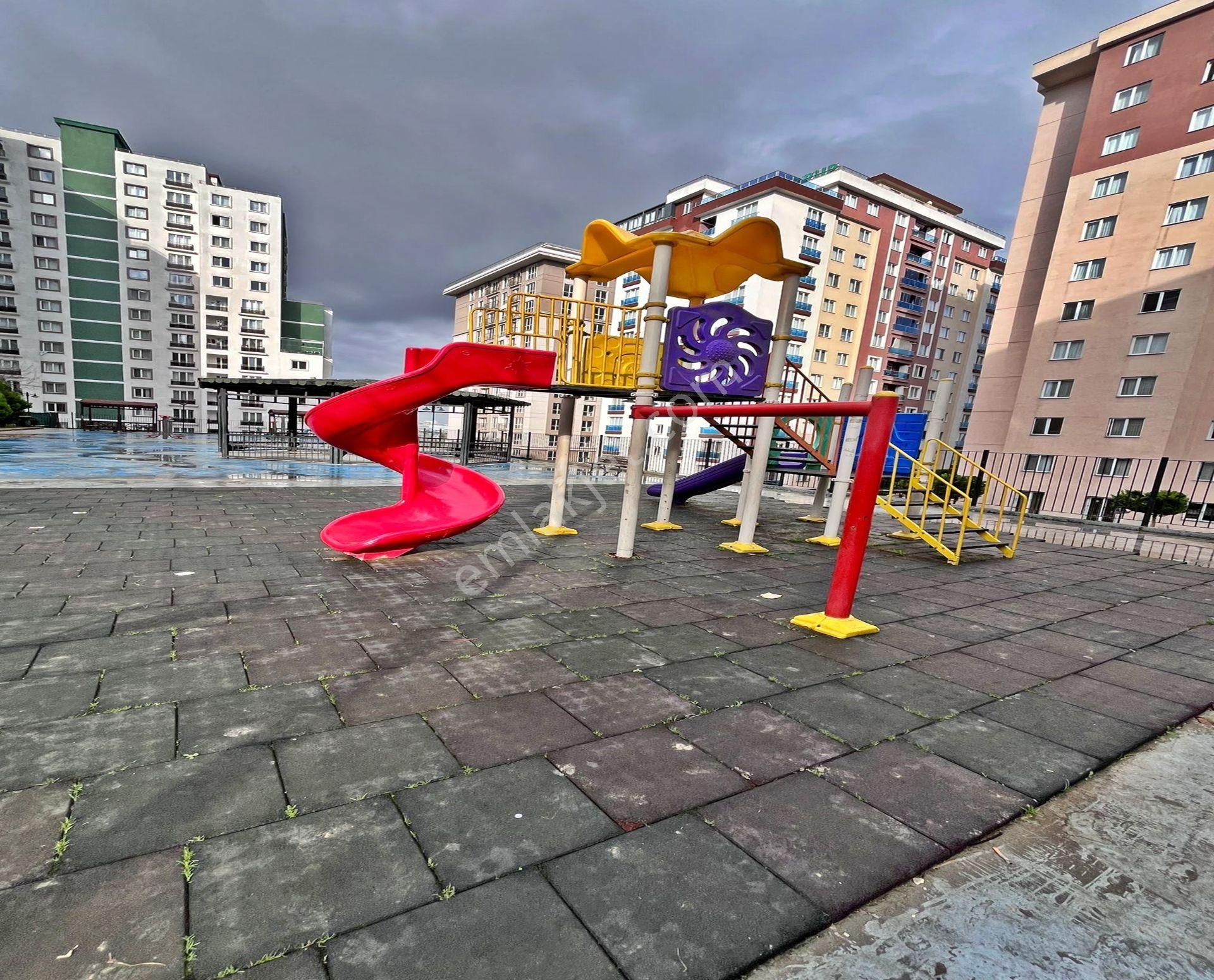 Cumhuriyet Mahallesinde Site İçi Yatırımlık Satılık 1+1 Fırsat Daire