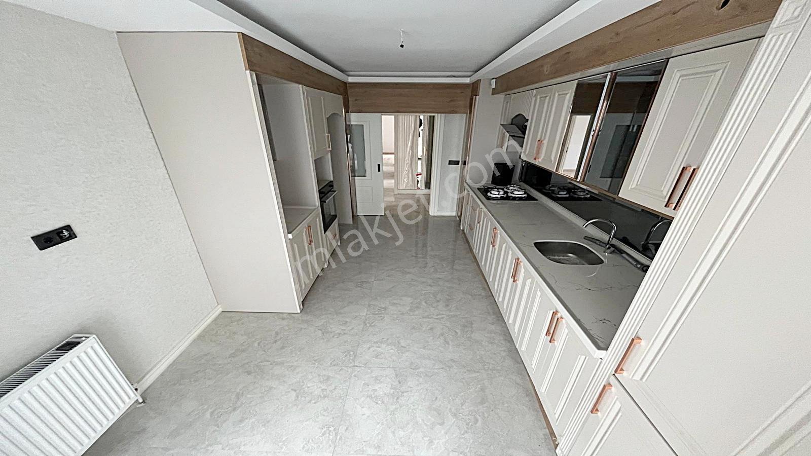 Yenikent Emlak'tan Kombi-cambalkon Giyinme Odalı 3+1 Lüx Daire - Görsel 10
