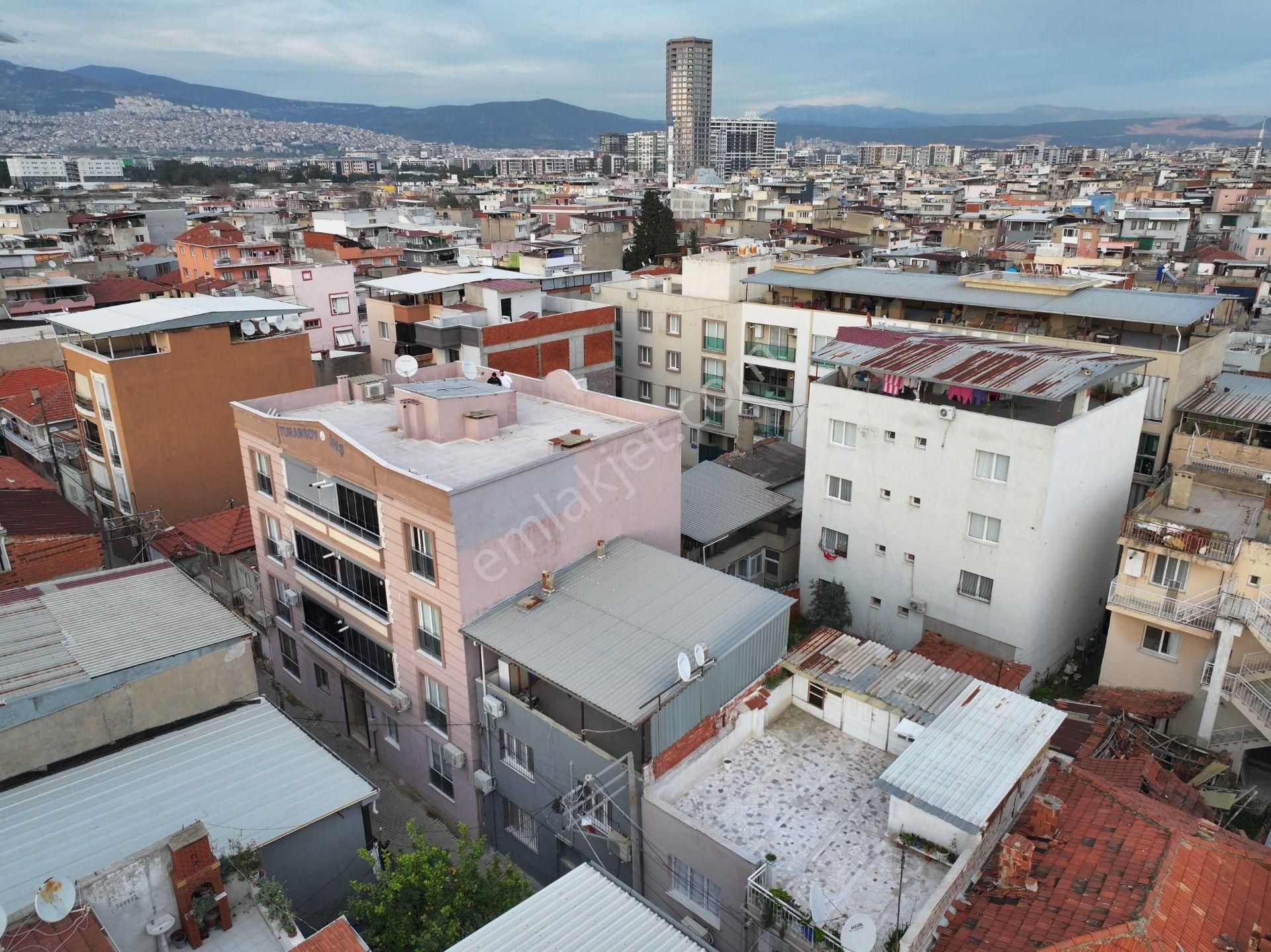 Bornova Çamdibi'nde Satılık Bakımlı 2+1 Daire - Görsel 3