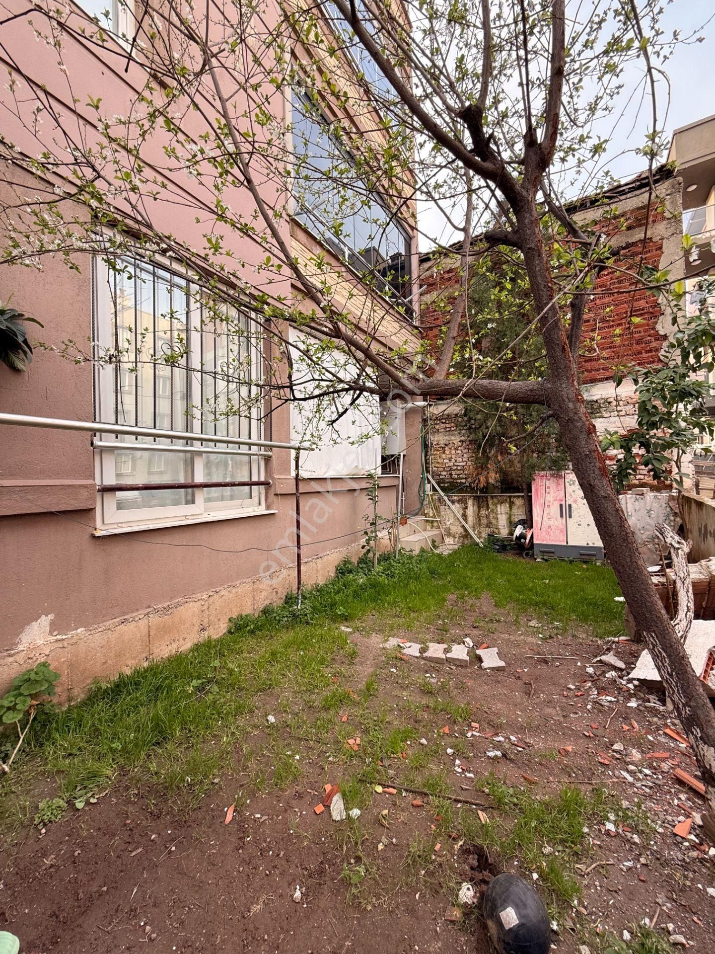 Bornova Çamdibi'nde Satılık Bakımlı 2+1 Daire - Görsel 10