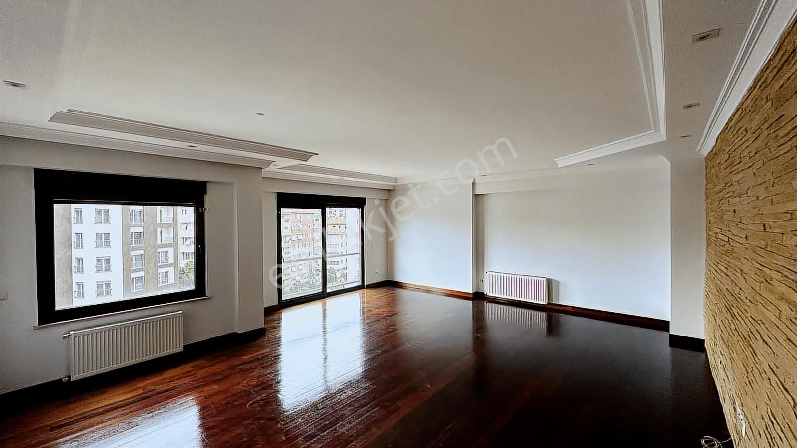 Göztepede Marmaraya 1 Dakika Mesafede Ferah 4+1 Daire