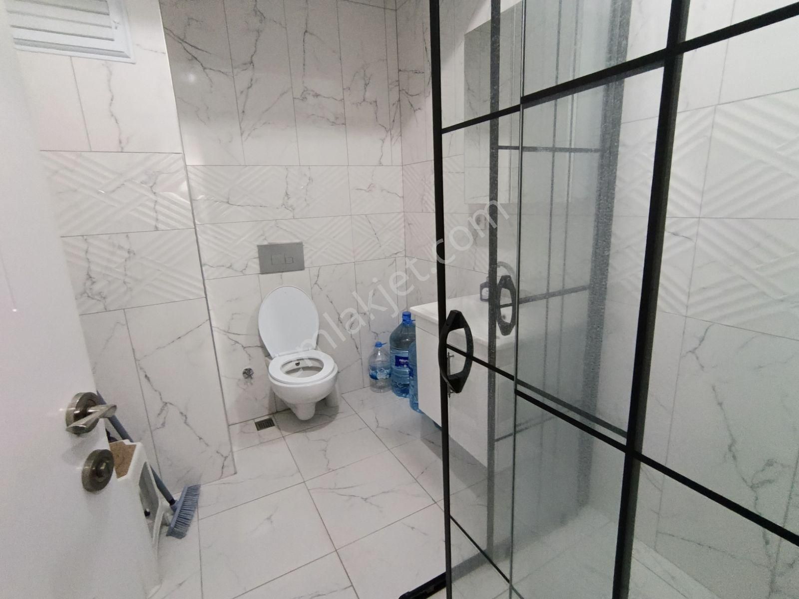 Yeniçiftlikte Kiralık 1+1 Eşyalı Daire Asansörü 2. Kat İskanlı - Görsel 2