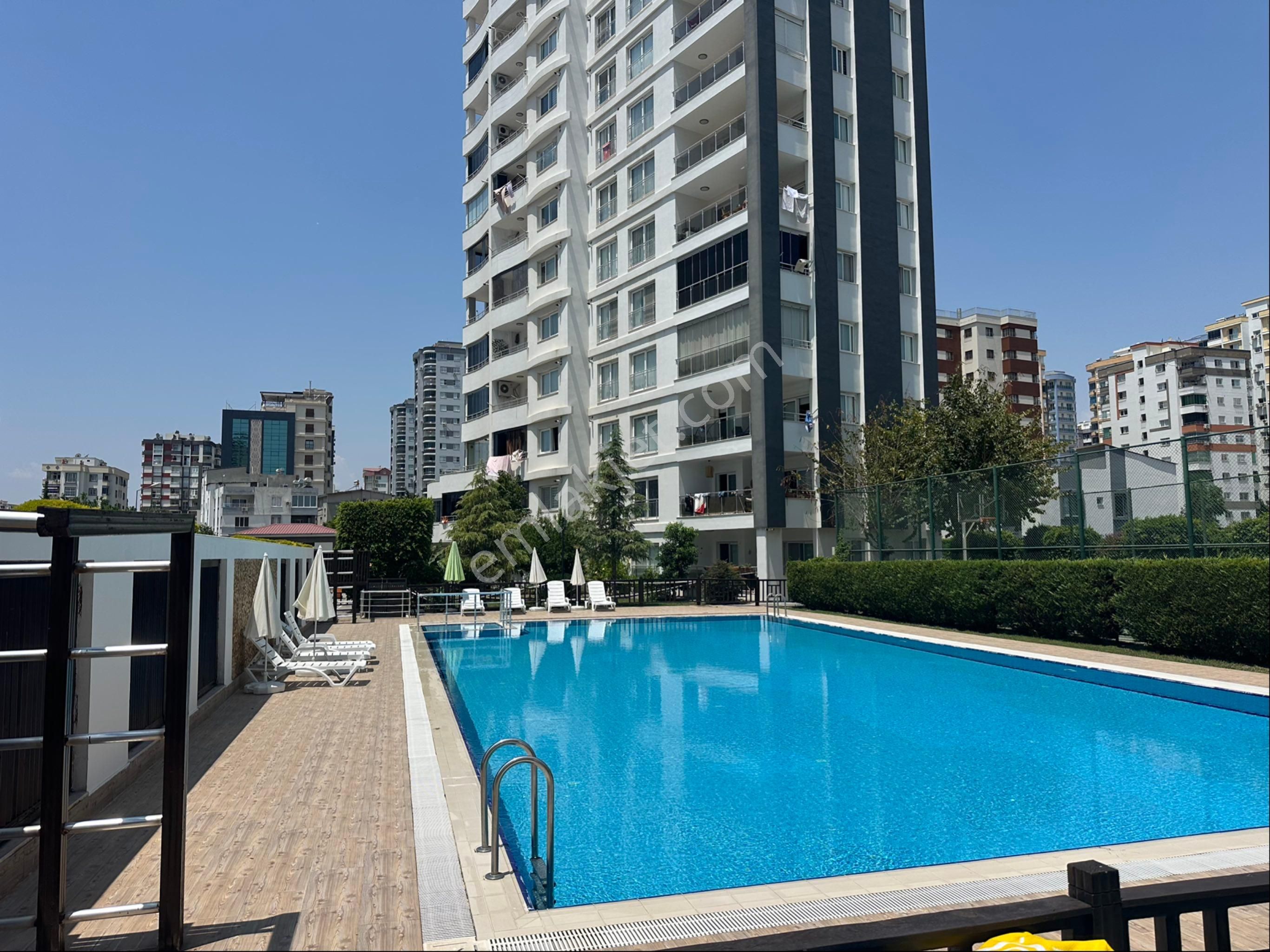 Gürselpaşada Havuz/güvenlik/giyinme Odalı/ Ful Eşyalı 2+1 Daire