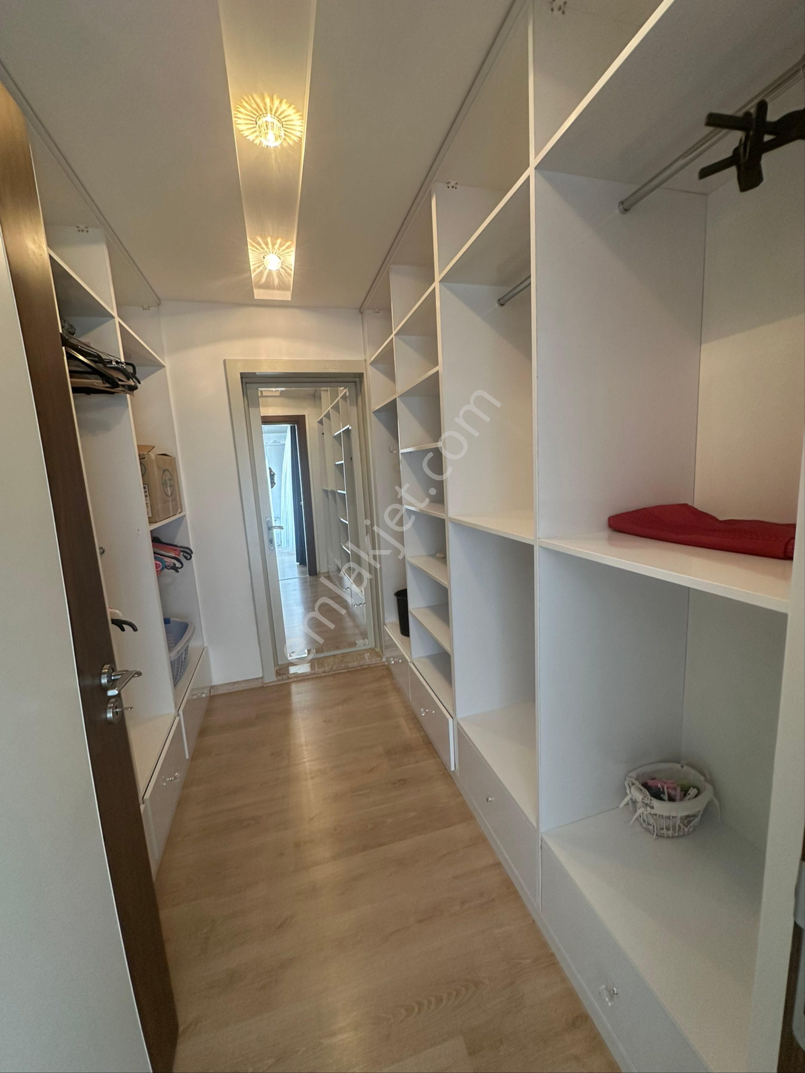 Gürselpaşada Havuz/güvenlik/giyinme Odalı/ Ful Eşyalı 2+1 Daire - Görsel 25