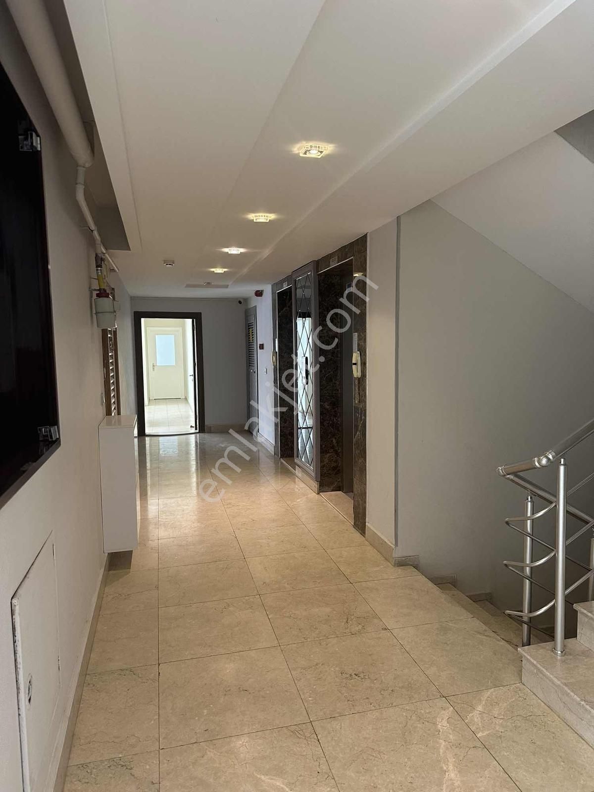 Gürselpaşada Havuz/güvenlik/giyinme Odalı/ Ful Eşyalı 2+1 Daire - Görsel 17