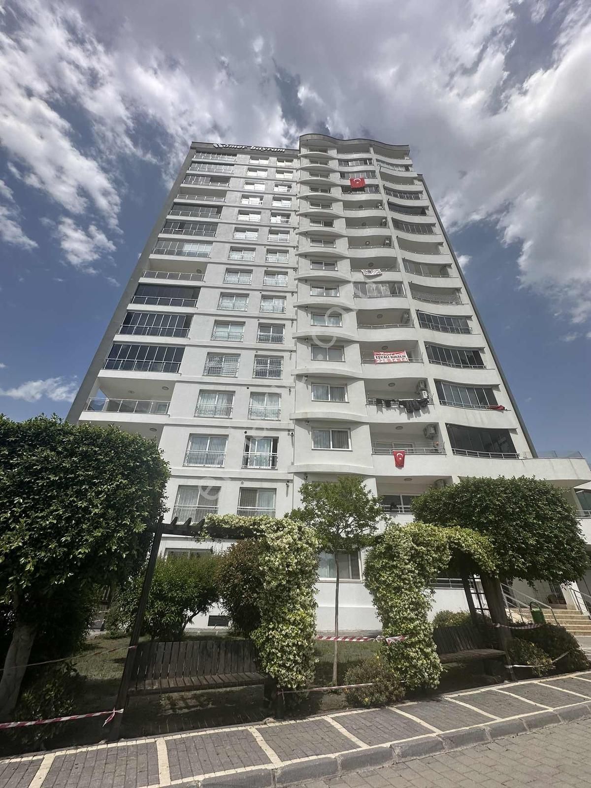 Gürselpaşada Havuz/güvenlik/giyinme Odalı/ Ful Eşyalı 2+1 Daire - Görsel 3