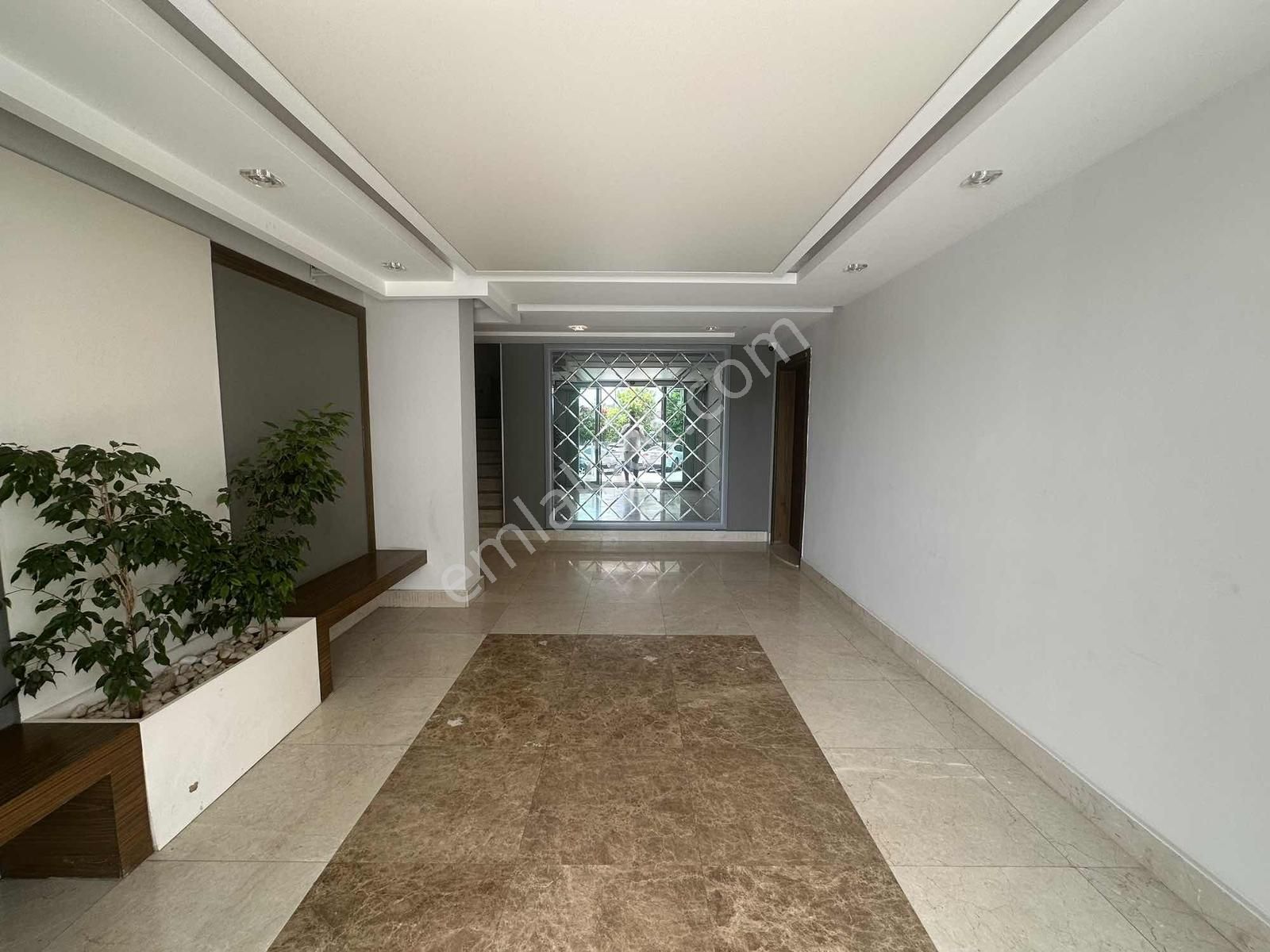 Gürselpaşada Havuz/güvenlik/giyinme Odalı/ Ful Eşyalı 2+1 Daire - Görsel 18