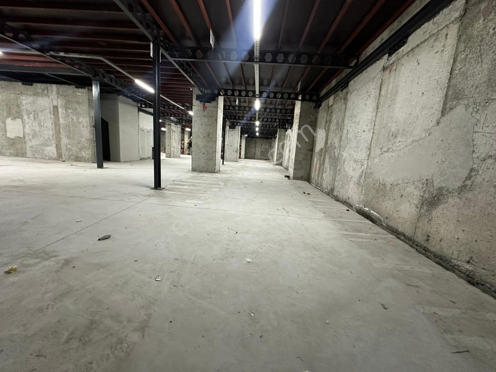 Esenler Menderes Mahallesinde 700m2/2 Katlı / 5 Yılıık Binada Kiralık Depo - Görsel 10