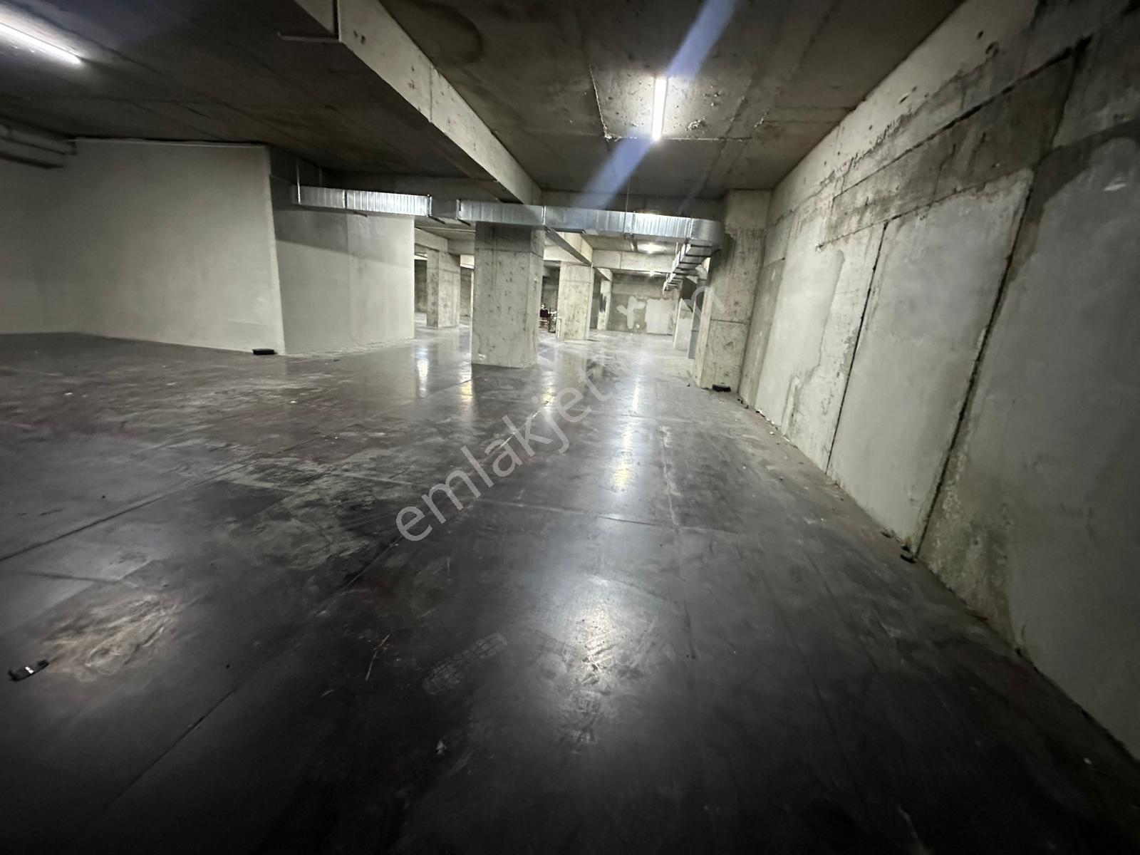 Esenler Menderes Mahallesinde 700m2/2 Katlı / 5 Yılıık Binada Kiralık Depo - Görsel 16