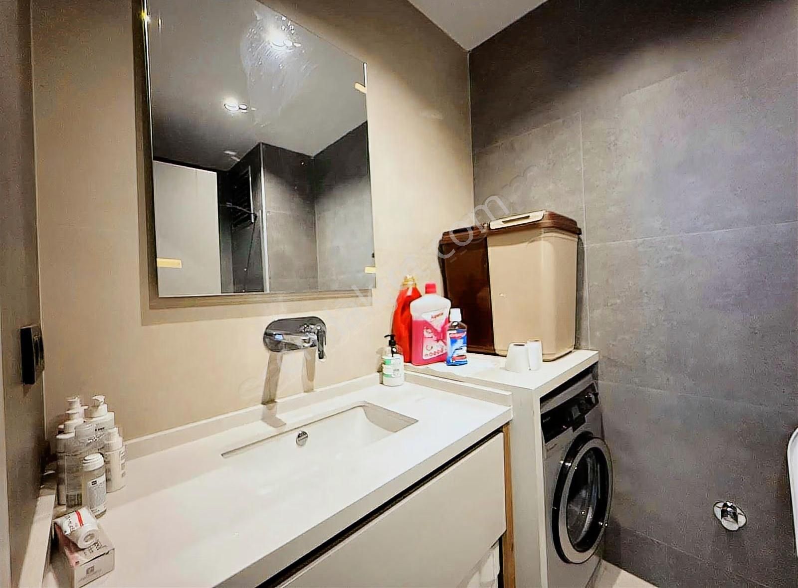 Bornova İkon Cadde 1+1 Eşyalı Kiracısız Acil Satılık Daire - Görsel 5