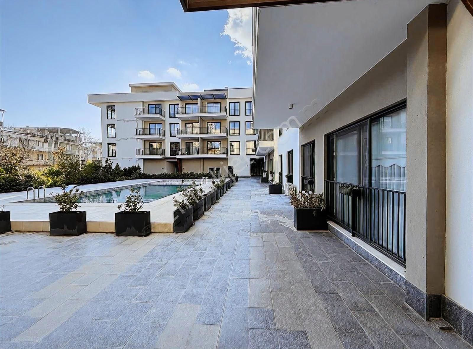 Bornova İkon Cadde 1+1 Eşyalı Kiracısız Acil Satılık Daire - Görsel 11