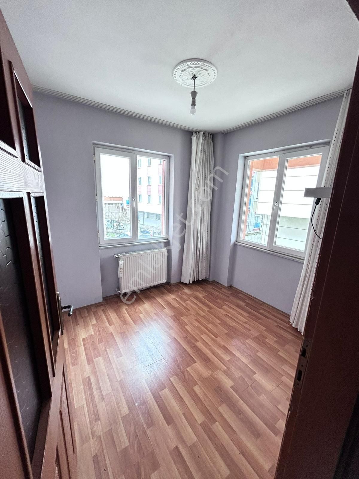 Alipaşa Mahallesinde 3+1 Kiralık Daire - Görsel 2