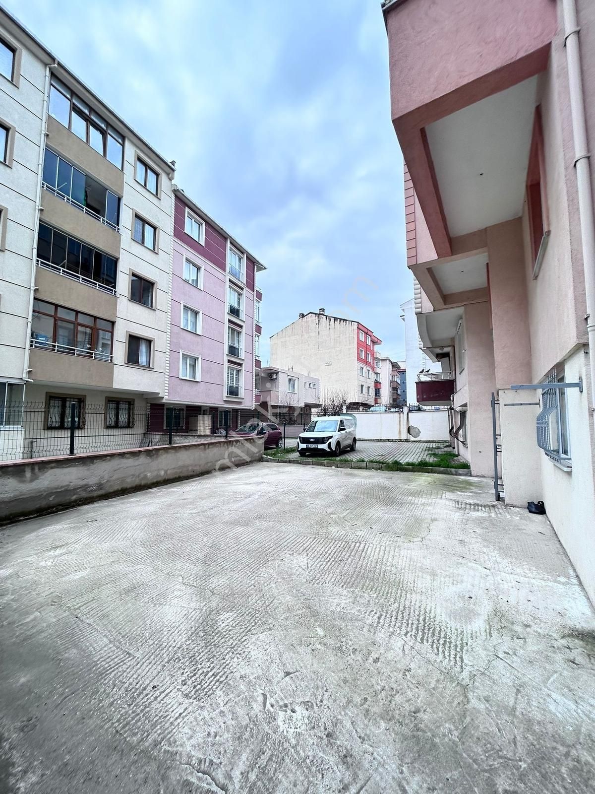 Alipaşa Mahallesinde 3+1 Kiralık Daire - Görsel 11