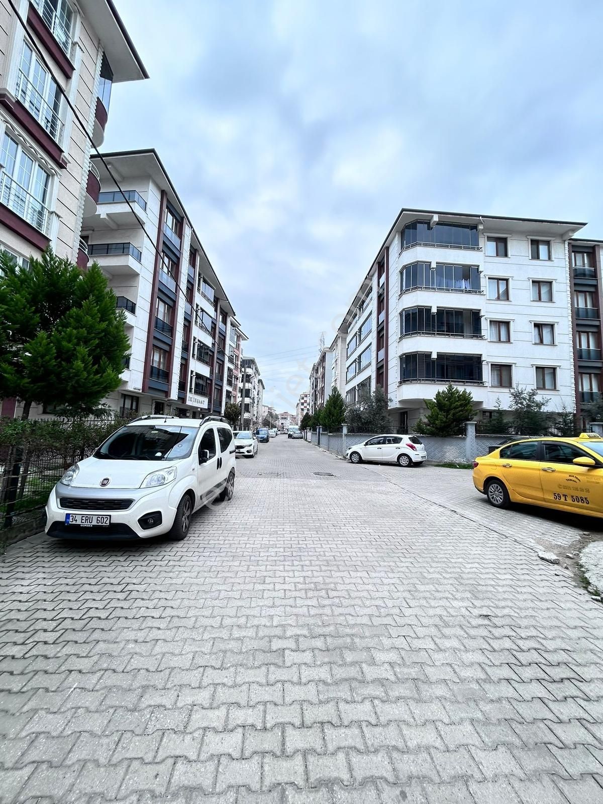 Alipaşa Mahallesinde 3+1 Kiralık Daire - Görsel 24
