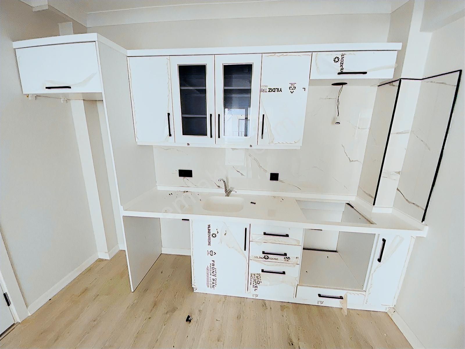 Hastane Bölgesinde 2+1 Açık Mutfak Daire