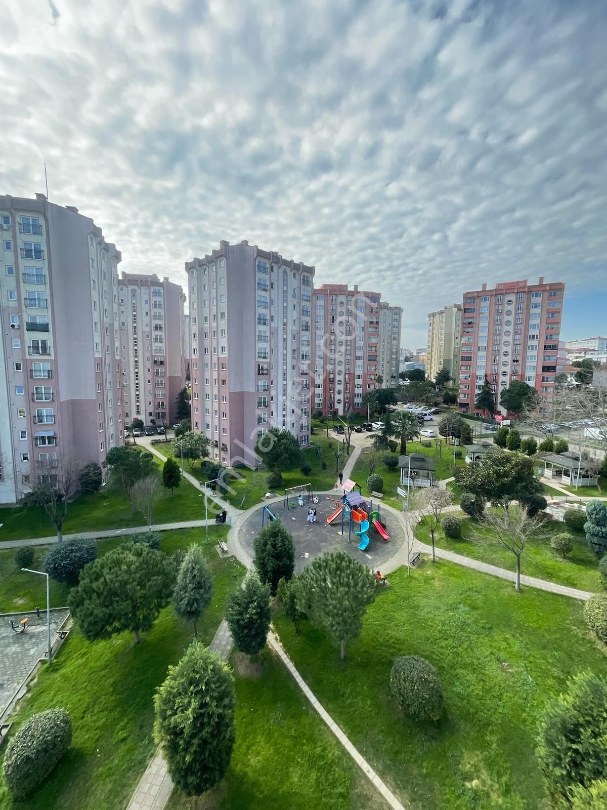 Koru Emlak'tan Site İçerisinde 2+1 Ferah Daire