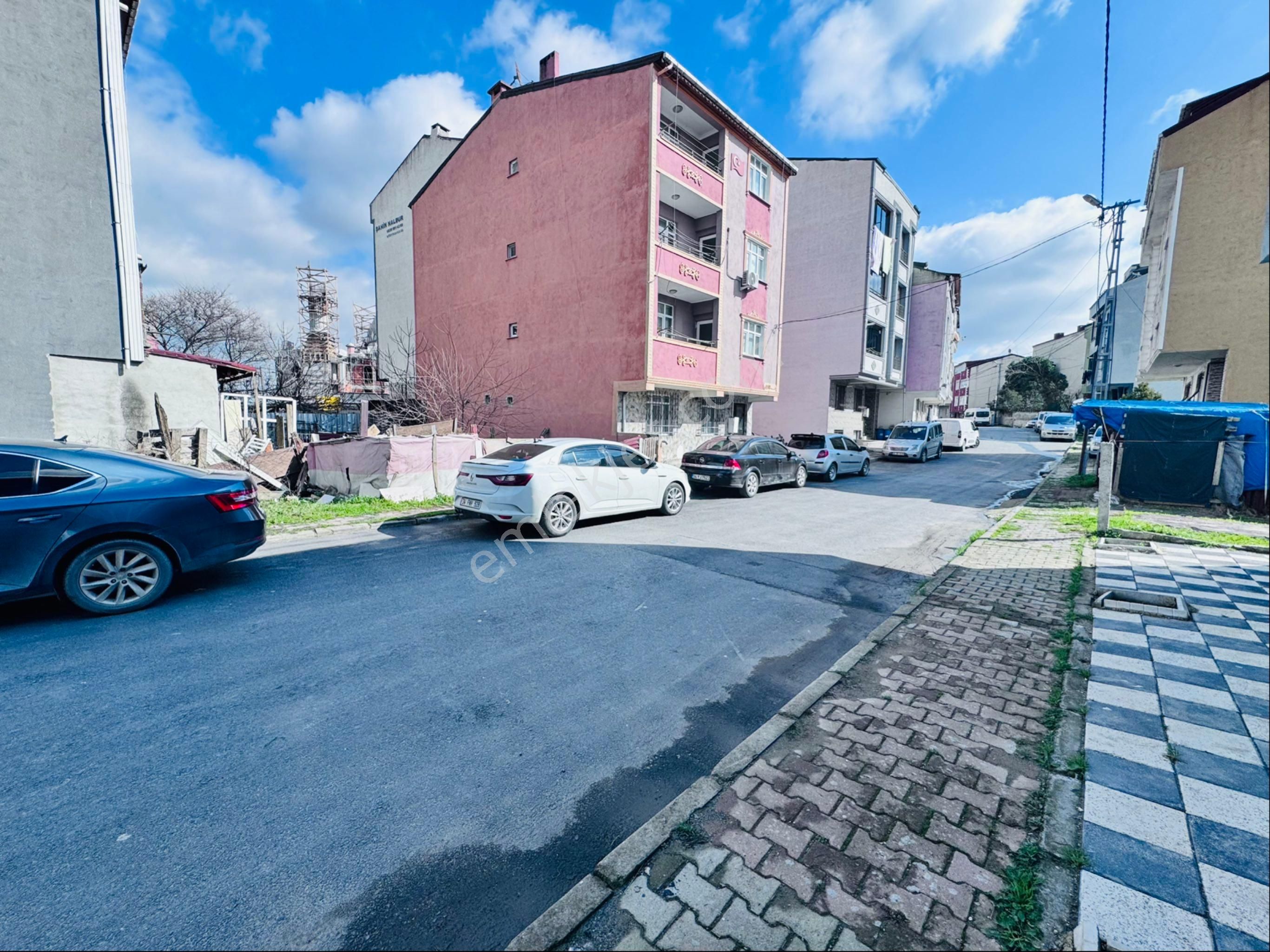 Arnavutköy Hicret Mahallesi De Satılık Arsa