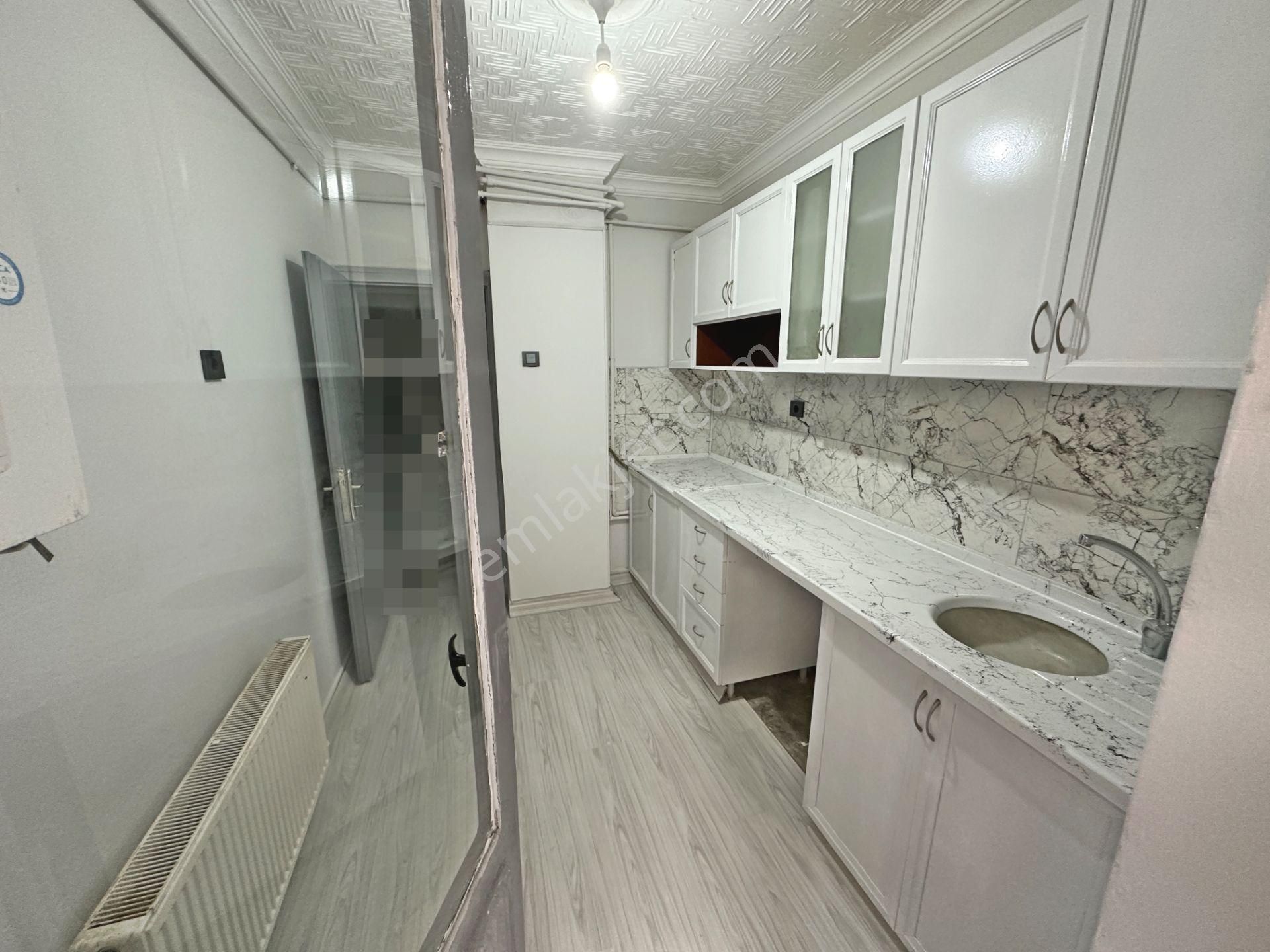 Demirlibahçe Tren Yakınında Yapılı Öğrenciye Uygun 2+1 Kiralık Daire - Görsel 3