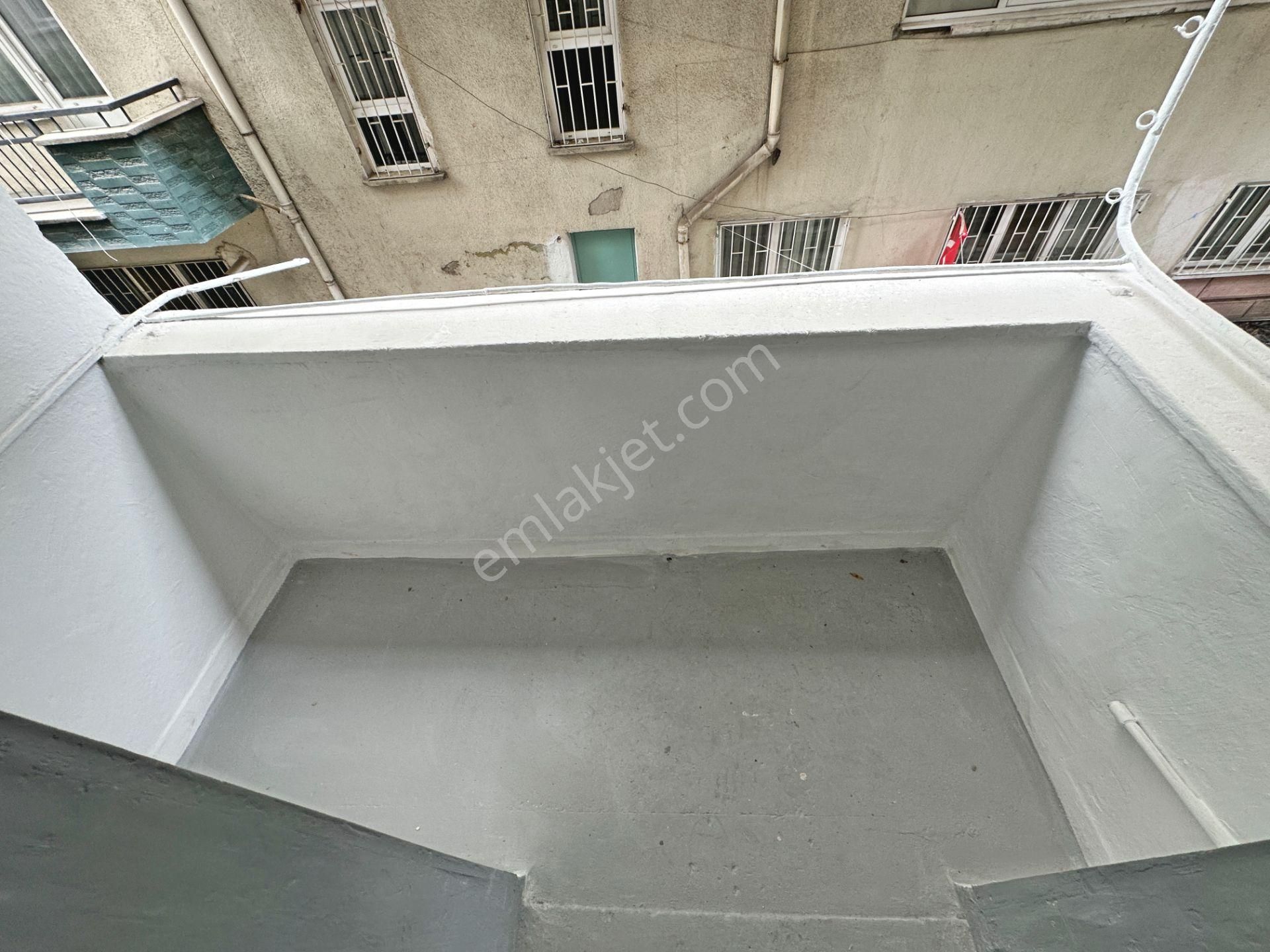 Demirlibahçe Tren Yakınında Yapılı Öğrenciye Uygun 2+1 Kiralık Daire - Görsel 5