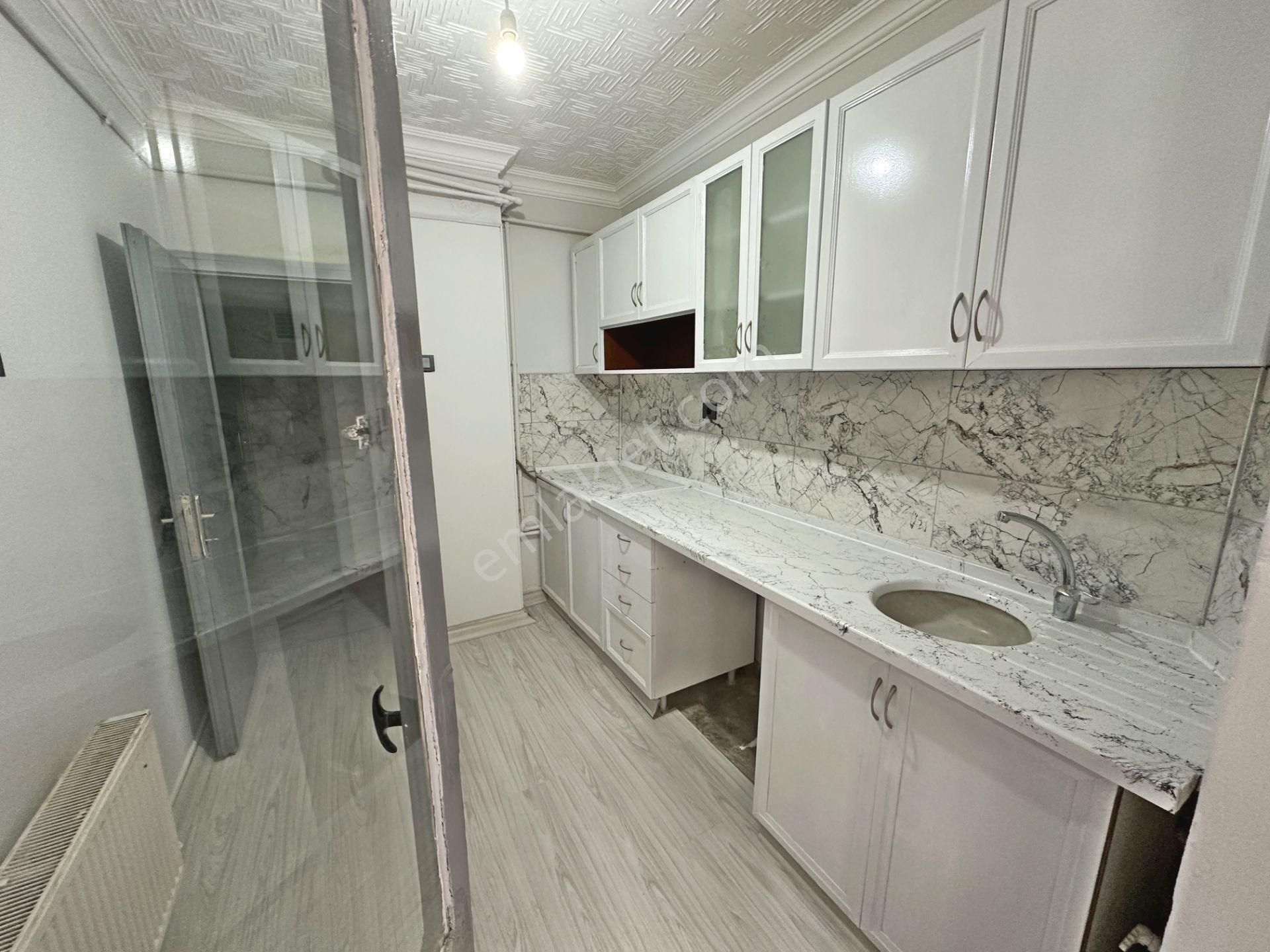 Demirlibahçe Tren Yakınında Yapılı Öğrenciye Uygun 2+1 Kiralık Daire - Görsel 4