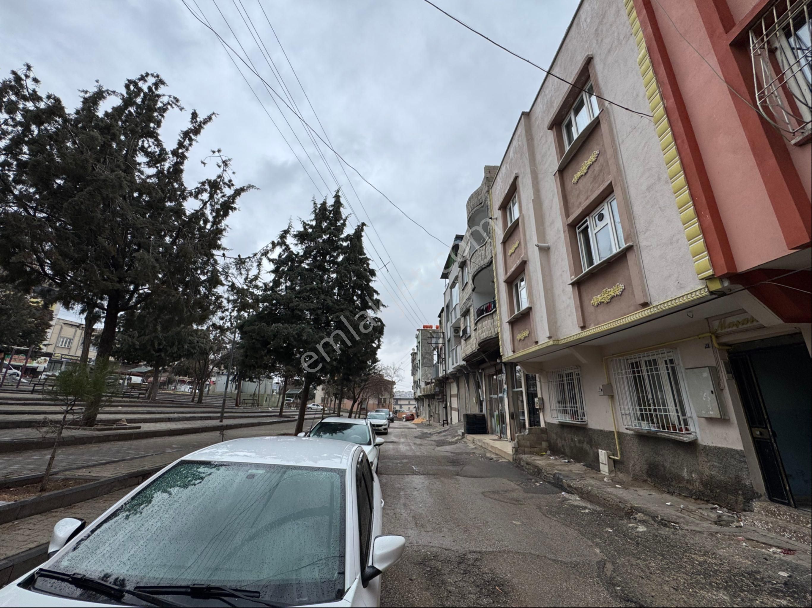 Onatkutlar Mah'de 3 Katlı Doğalgazlı Full Yalıtımlı Müstakil Ev - Görsel 3