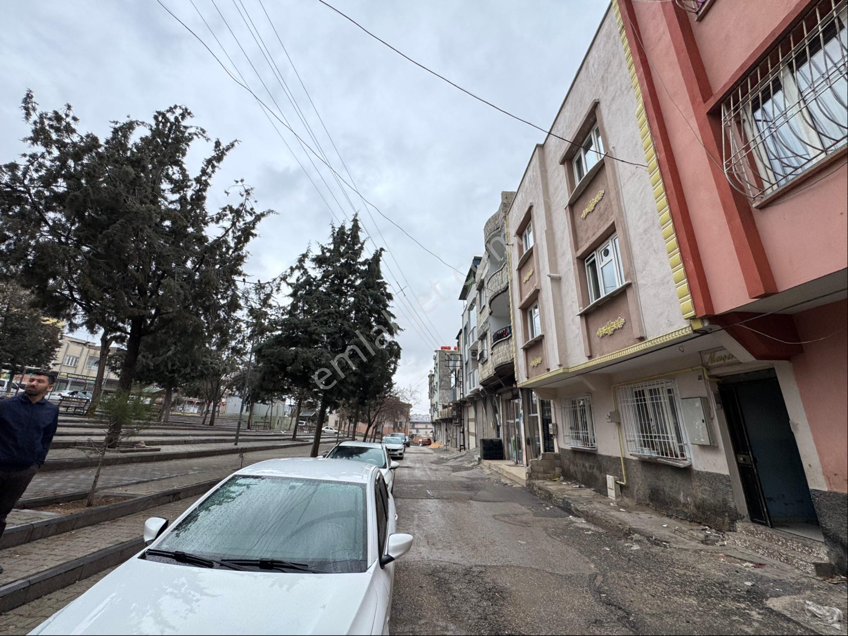 Onatkutlar Mah'de 3 Katlı Doğalgazlı Full Yalıtımlı Müstakil Ev - Görsel 4