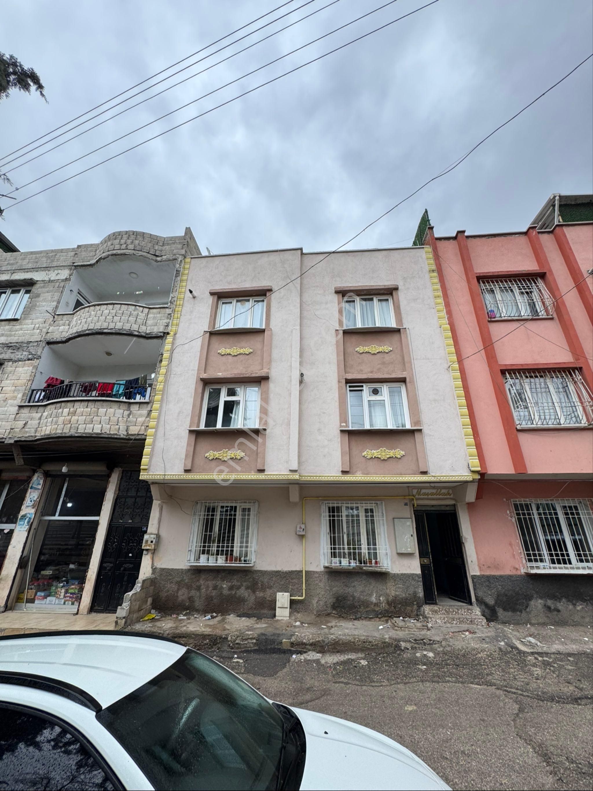 Onatkutlar Mah'de 3 Katlı Doğalgazlı Full Yalıtımlı Müstakil Ev - Görsel 2