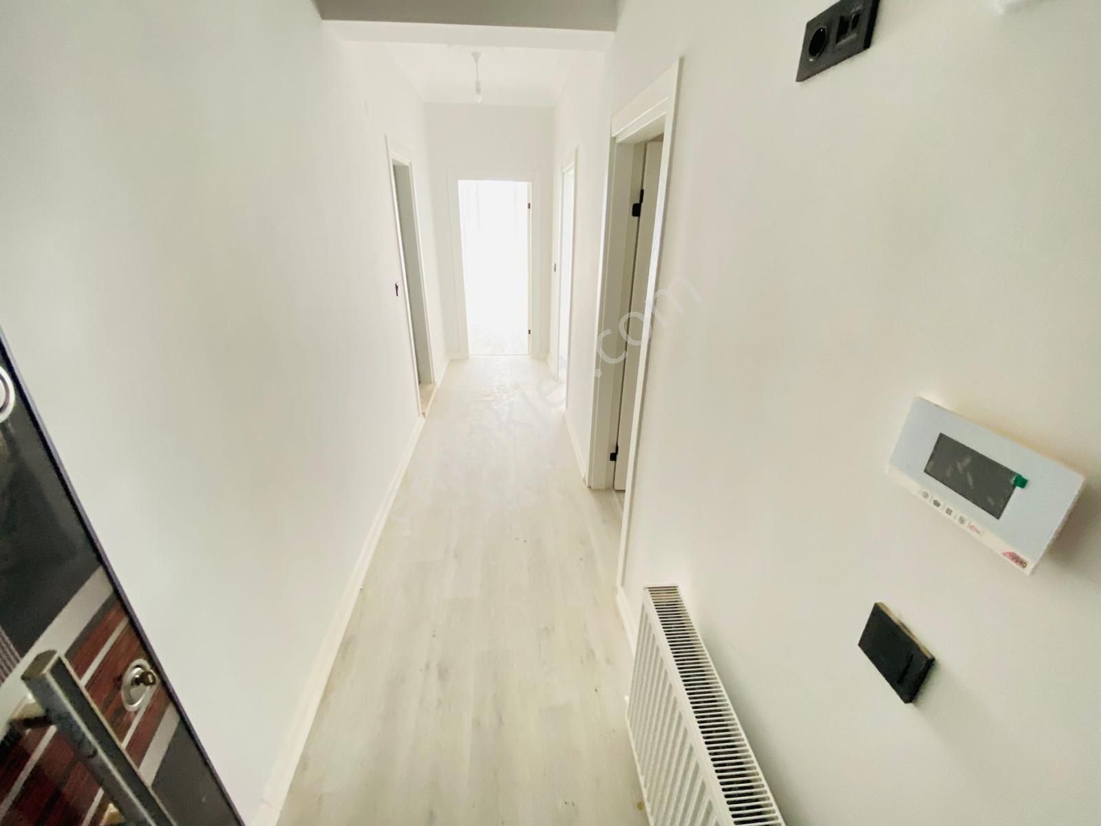 Demir Gayrımenkulden Ara Kat Uygun Fiyatlı 2+1 Açık Mutfak Daire - Görsel 2