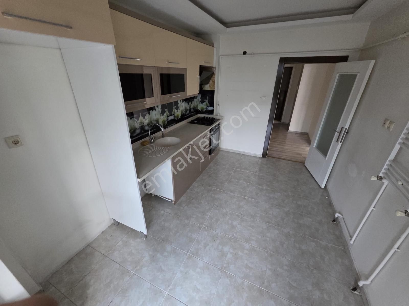 Yükseltepe Mahallesinde İçi Yapılı 3+1 Kiralık Daire - Görsel 11