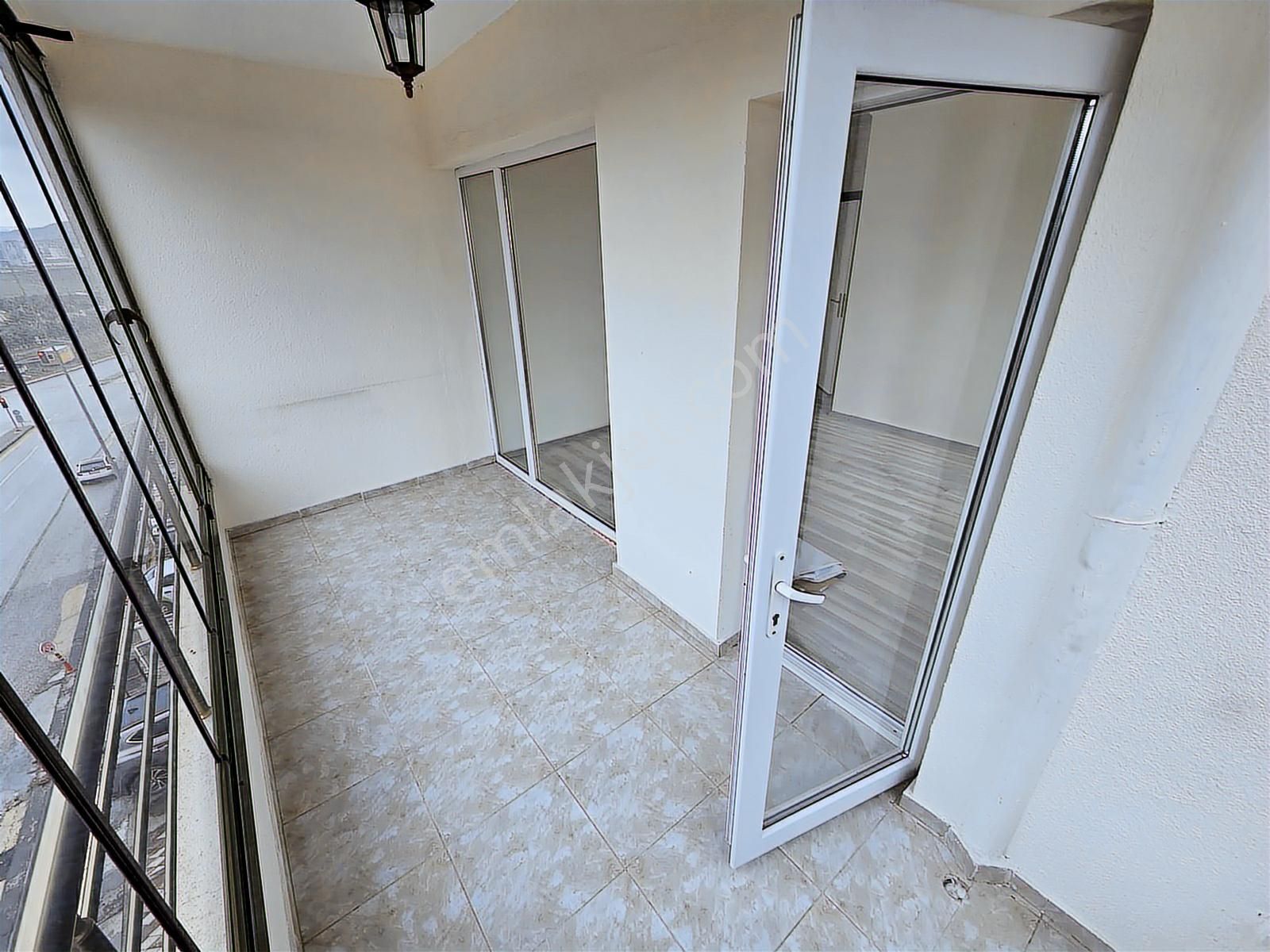 Yükseltepe Mahallesinde İçi Yapılı 3+1 Kiralık Daire - Görsel 16