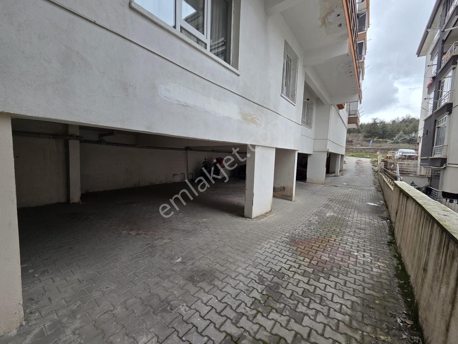 Yükseltepe Mahallesinde İçi Yapılı 3+1 Kiralık Daire - Görsel 25