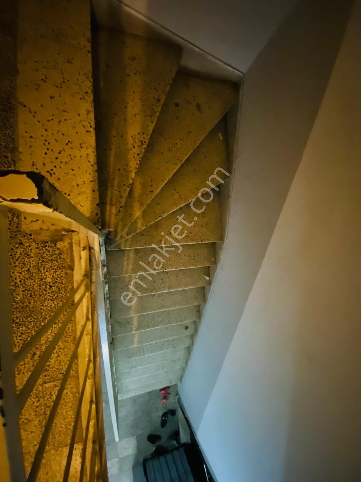 Vitrinden Kurşunlu Camii Karşısı Arakat Yenilenmiş 2+1 ( Meydana 250 M ) - Görsel 5