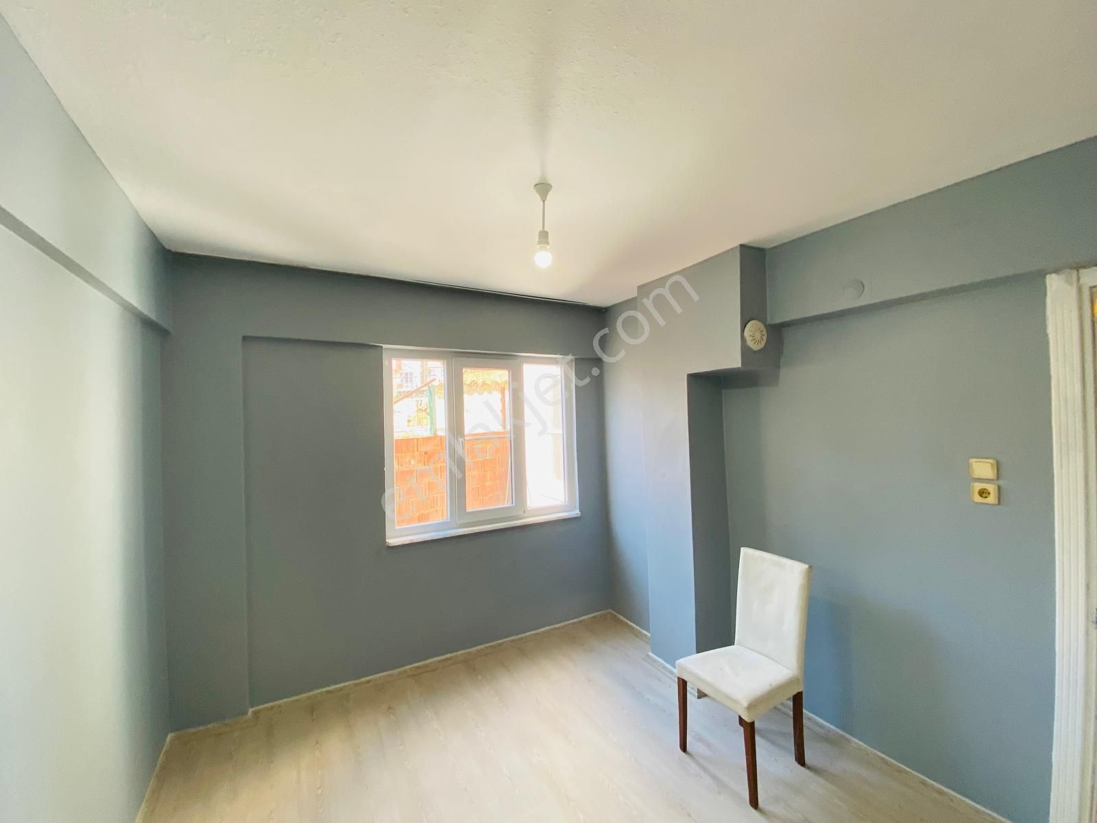 Vitrinden Kurşunlu Camii Karşısı Arakat Yenilenmiş 2+1 ( Meydana 250 M ) - Görsel 26