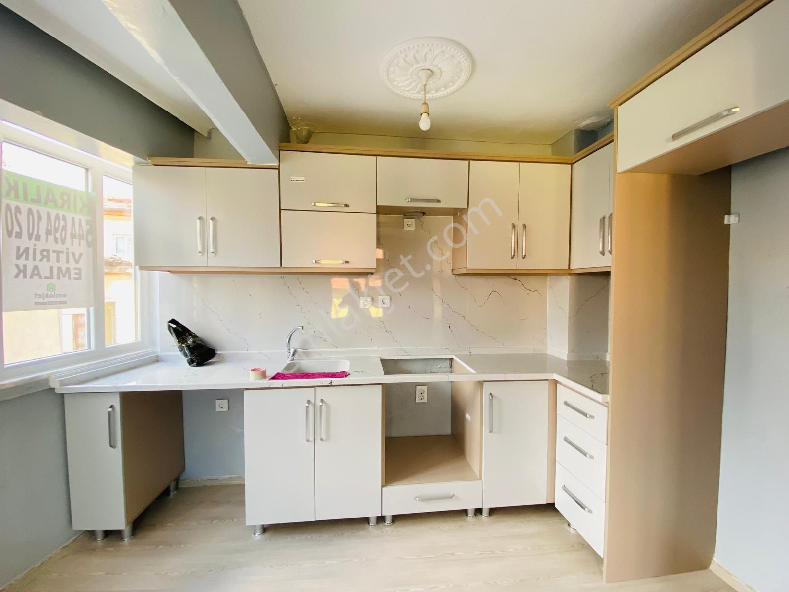 Vitrinden Kurşunlu Camii Karşısı Arakat Yenilenmiş 2+1 ( Meydana 250 M ) - Görsel 7