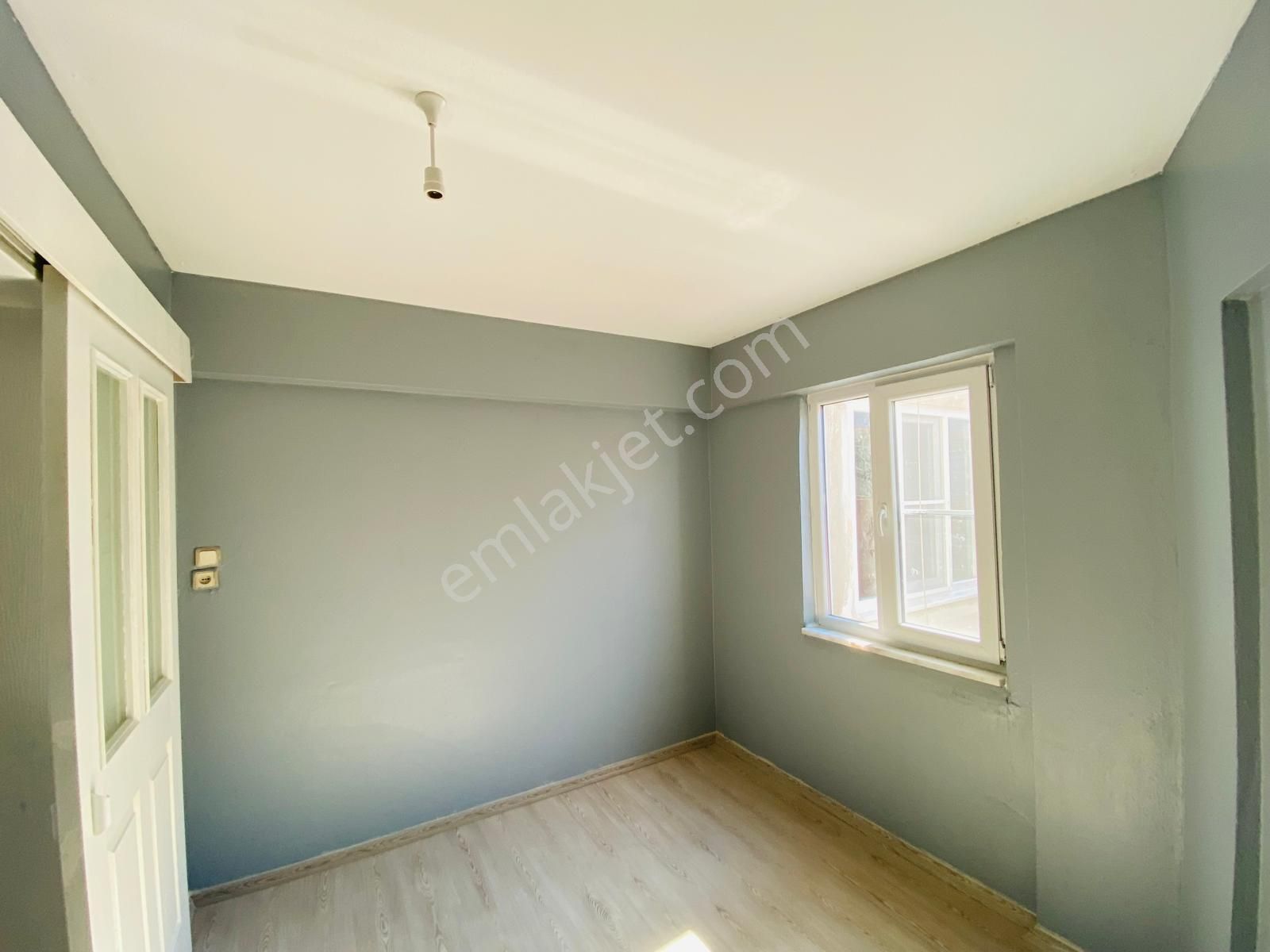 Vitrinden Kurşunlu Camii Karşısı Arakat Yenilenmiş 2+1 ( Meydana 250 M ) - Görsel 15