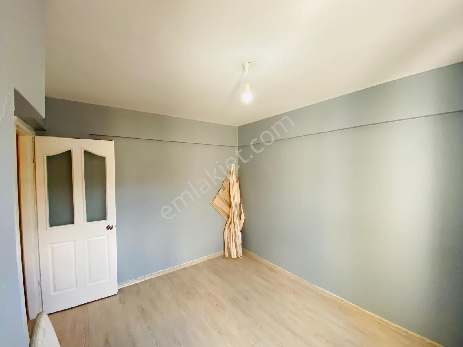 Vitrinden Kurşunlu Camii Karşısı Arakat Yenilenmiş 2+1 ( Meydana 250 M ) - Görsel 27