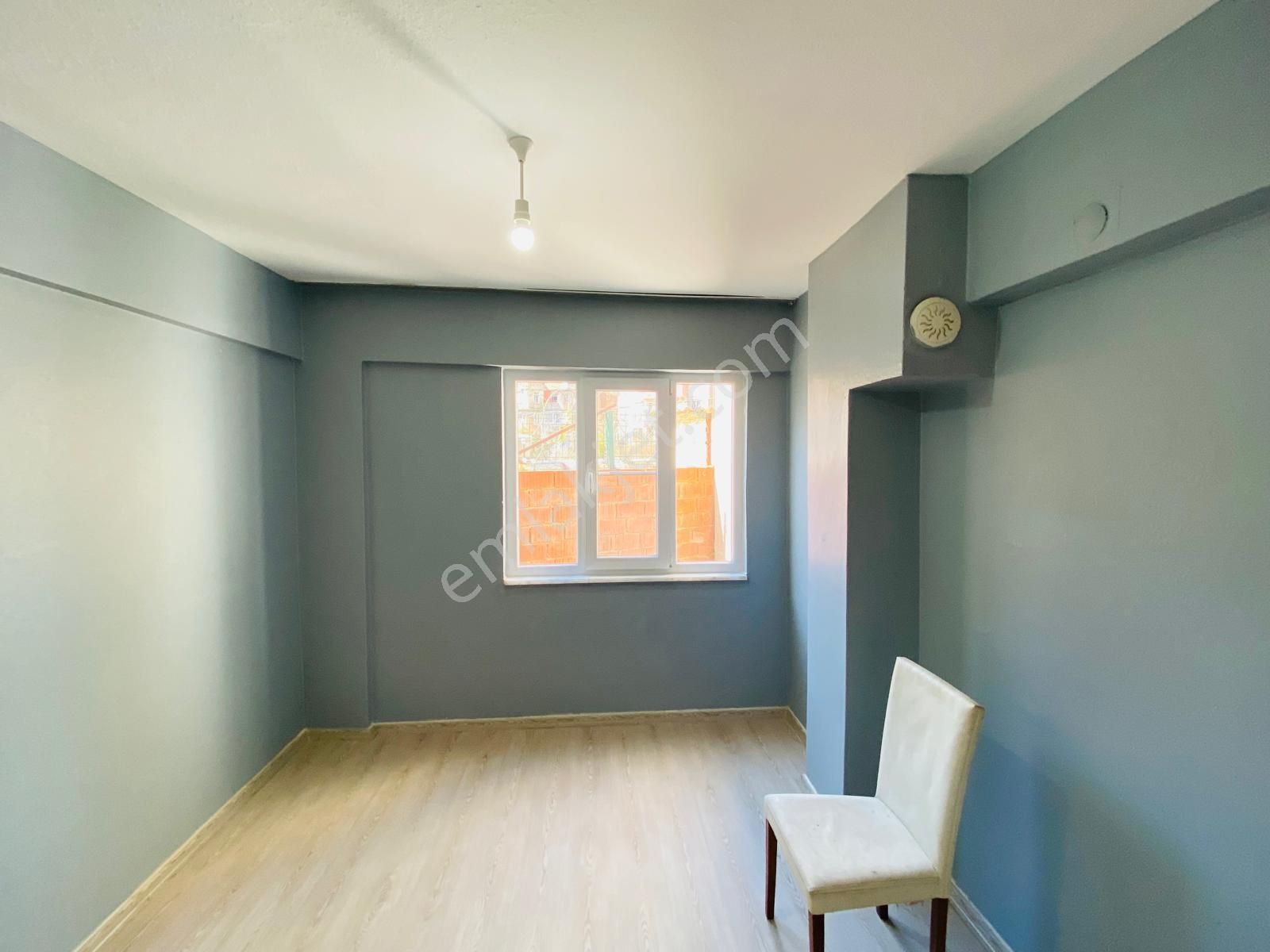 Vitrinden Kurşunlu Camii Karşısı Arakat Yenilenmiş 2+1 ( Meydana 250 M ) - Görsel 25