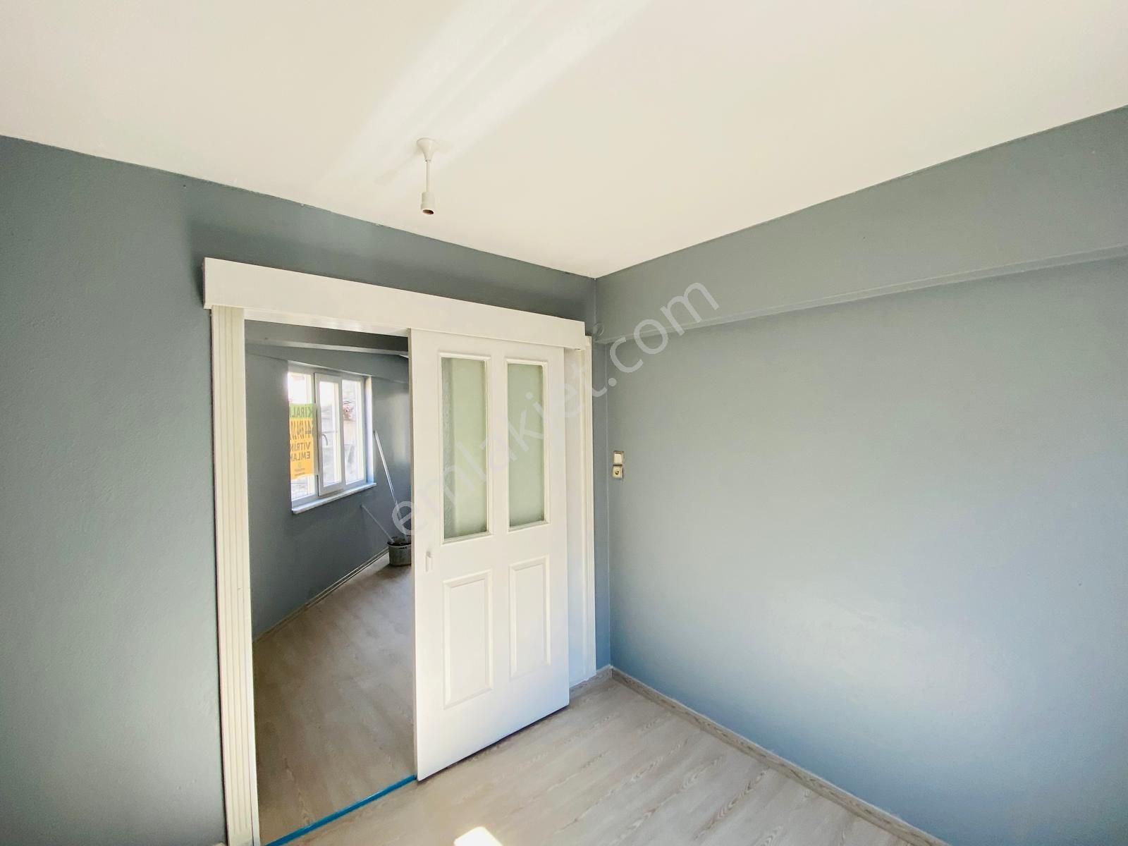 Vitrinden Kurşunlu Camii Karşısı Arakat Yenilenmiş 2+1 ( Meydana 250 M ) - Görsel 17