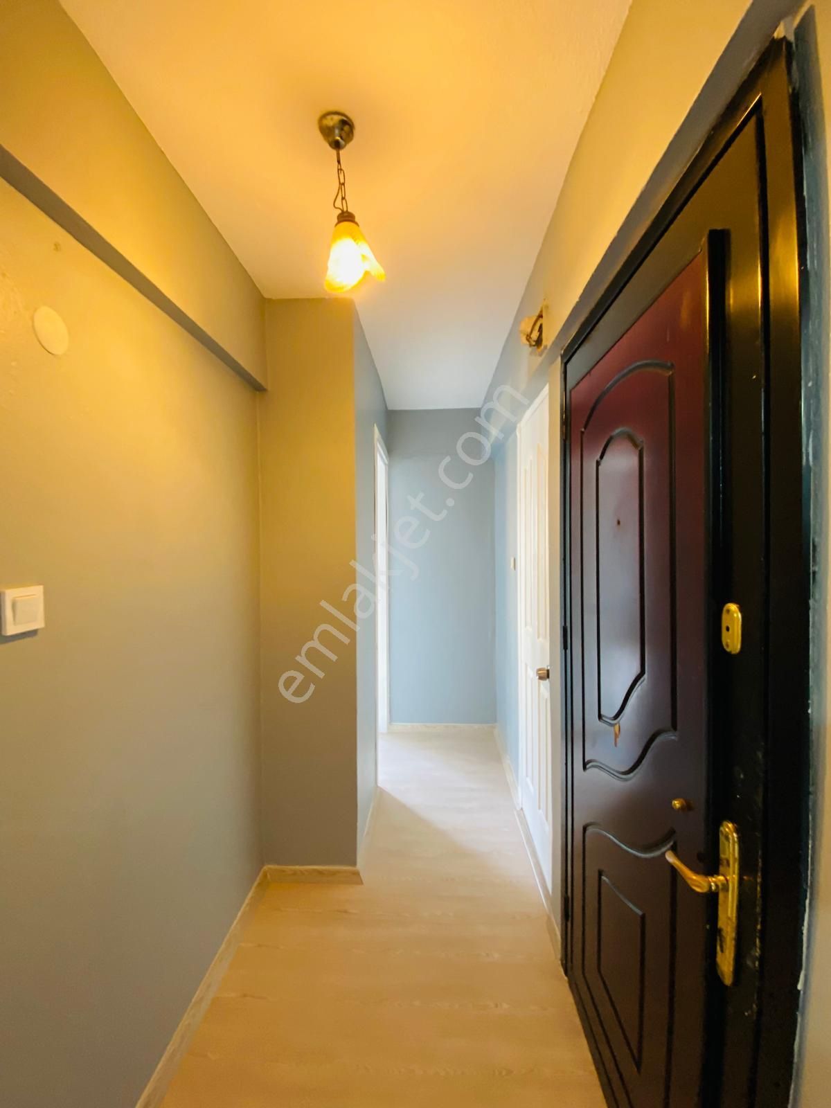 Vitrinden Kurşunlu Camii Karşısı Arakat Yenilenmiş 2+1 ( Meydana 250 M ) - Görsel 3