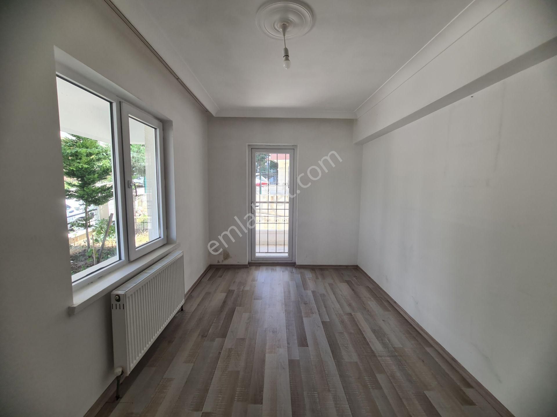 Öğretmenler Parkı Yakını Arakatta Yapılı 2-balkonlu Kiralık 3+1 - Görsel 22