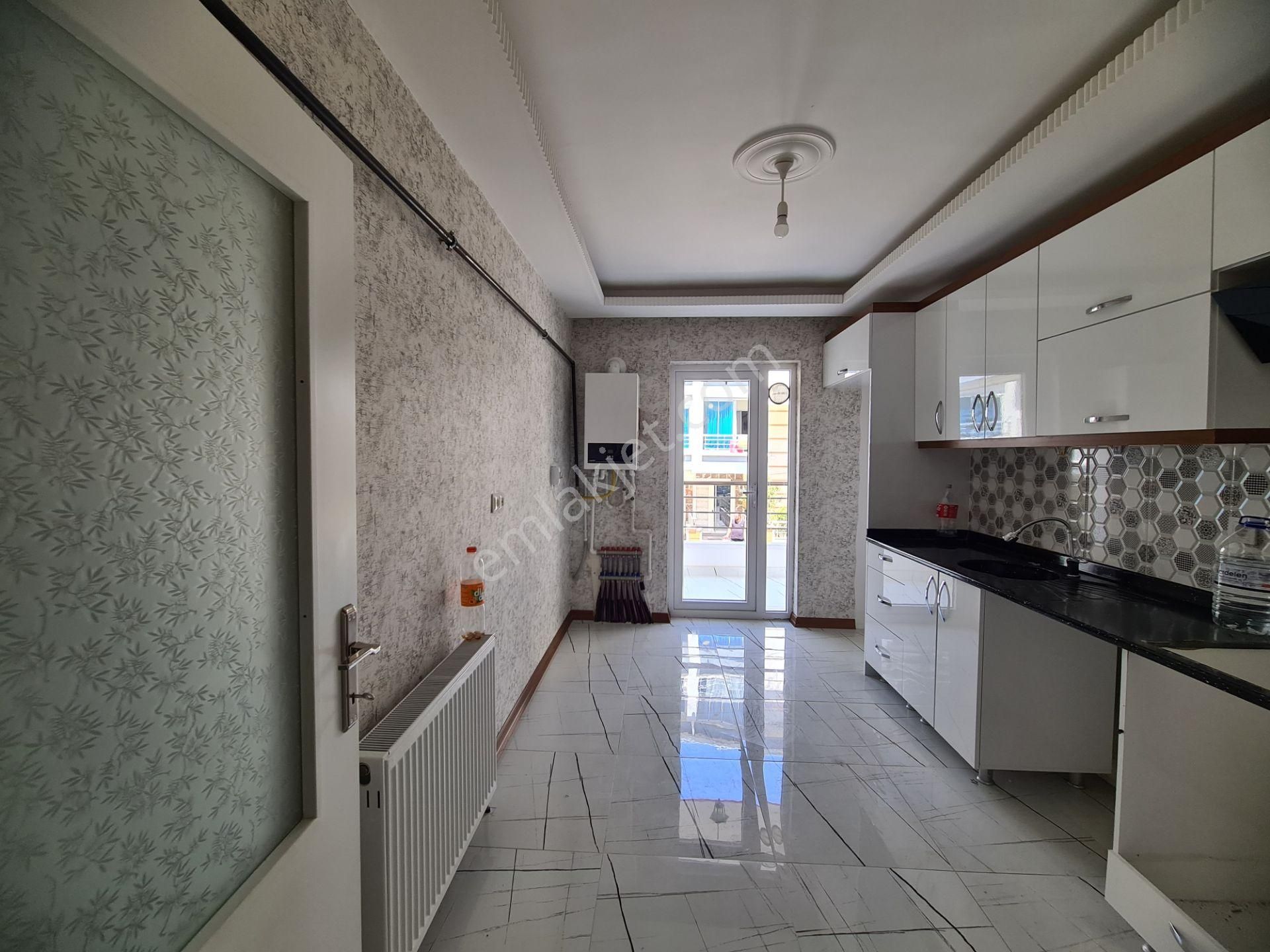 Öğretmenler Parkı Yakını Arakatta Yapılı 2-balkonlu Kiralık 3+1 - Görsel 2